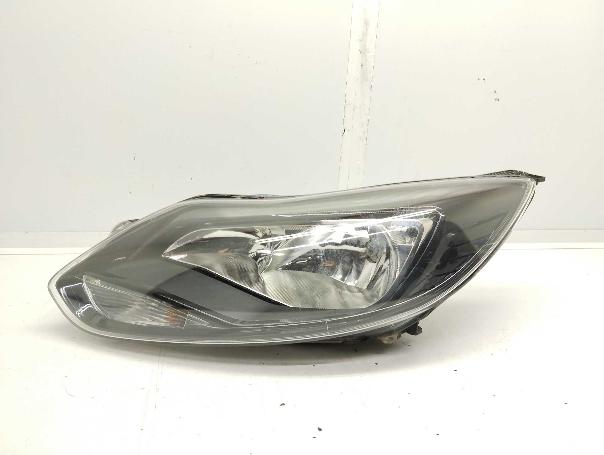 Recambio de faro izquierdo para ford focus lim. (cb8) 1.6 tdci cat referencia OEM IAM 1481914820A  