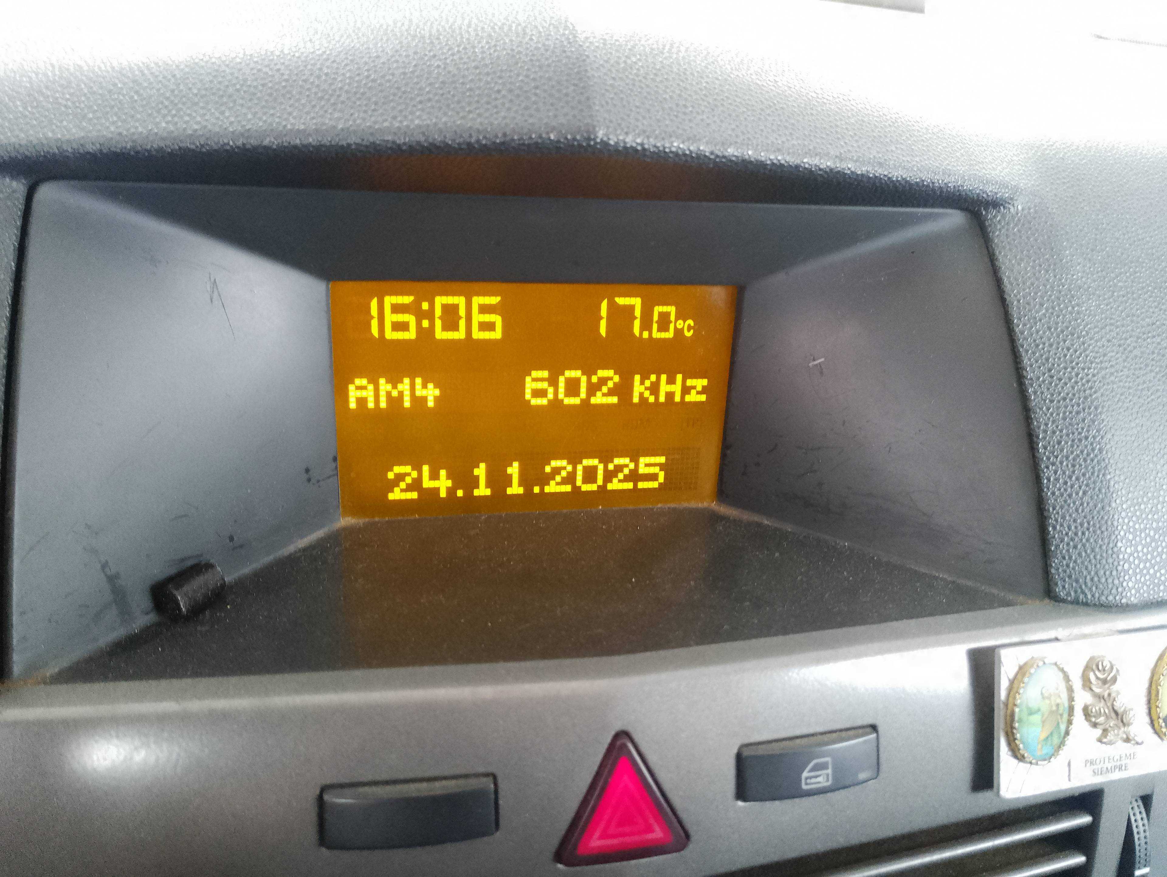 Recambio de pantalla multifuncion para opel astra h berlina cosmo referencia OEM IAM   