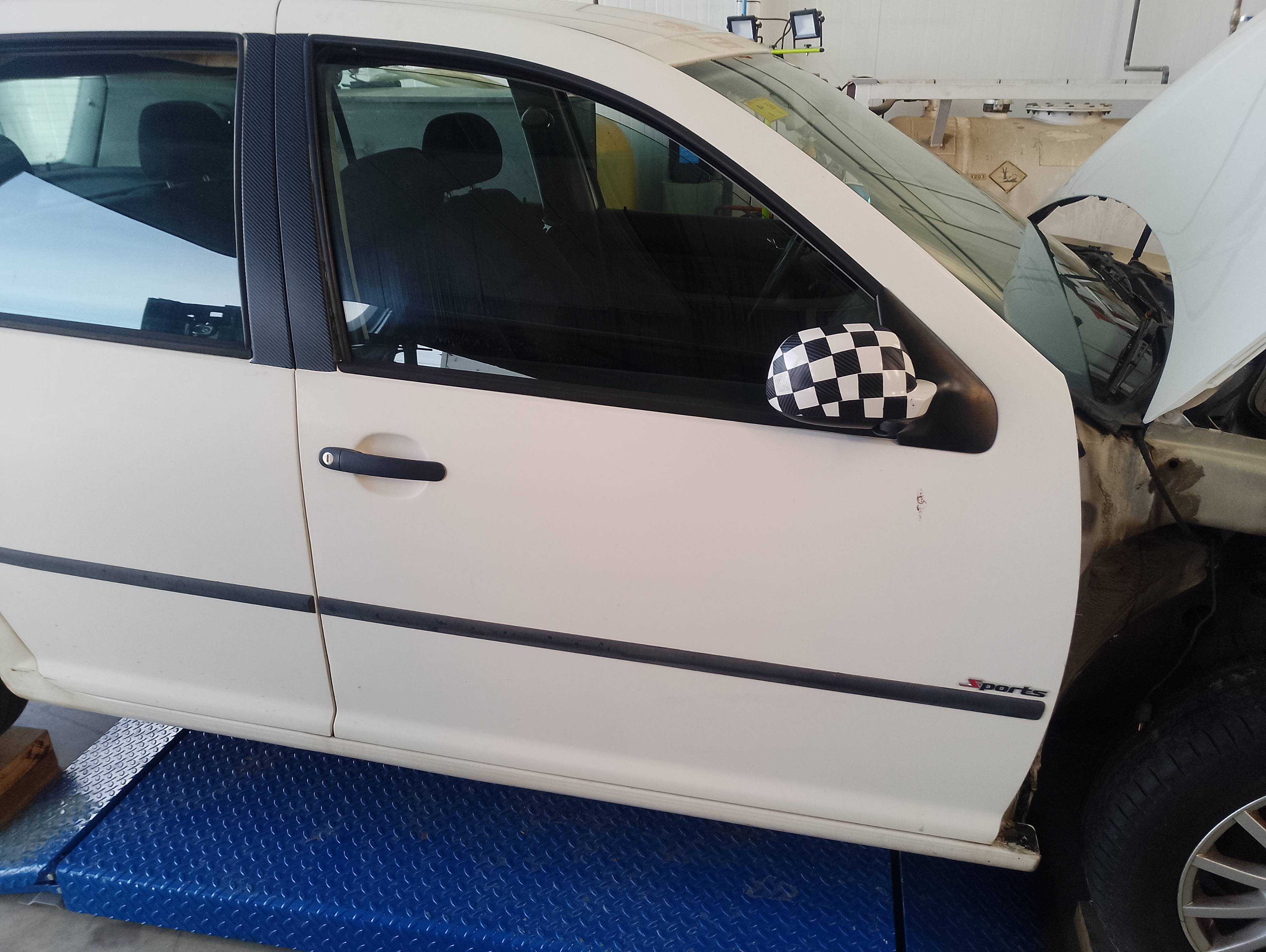 Recambio de puerta delantera derecha para volkswagen golf iv berlina (1j1) conceptline referencia OEM IAM   