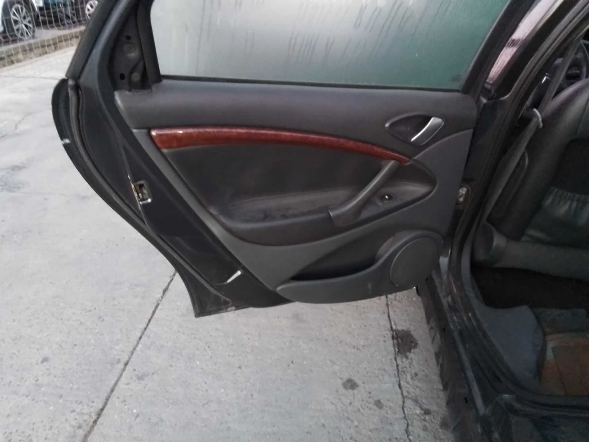Recambio de guarnecido puerta trasera izquierda para citroën c5 berlina 2.0 hdi exclusive automático referencia OEM IAM   