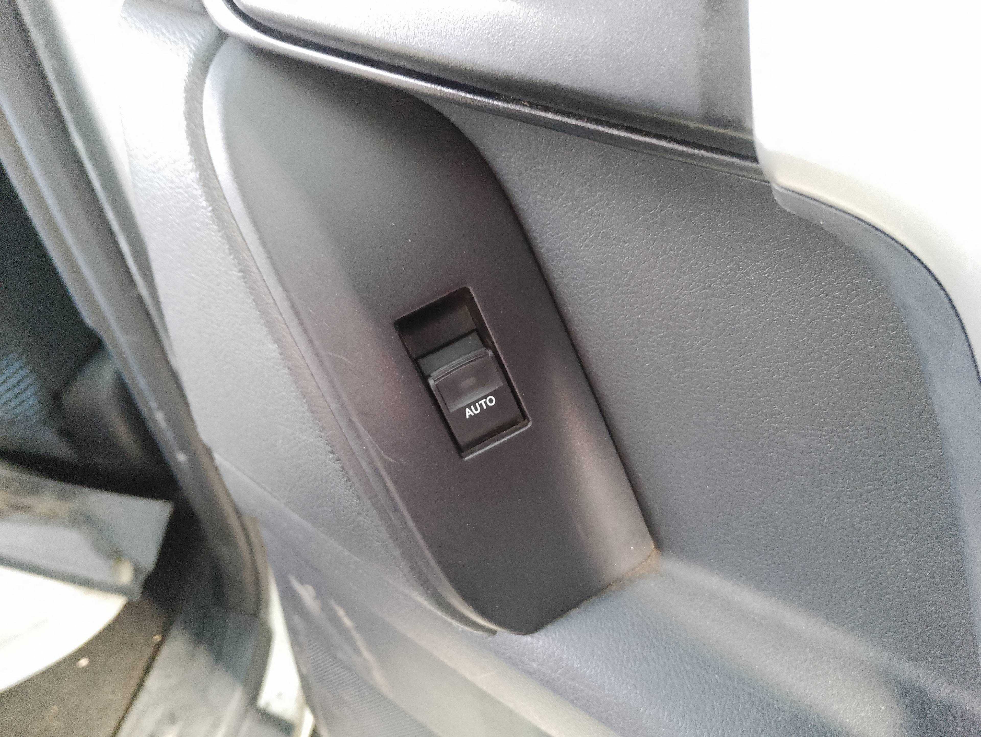 Recambio de mando elevalunas trasero derecho para toyota land cruiser (j15) basis referencia OEM IAM   