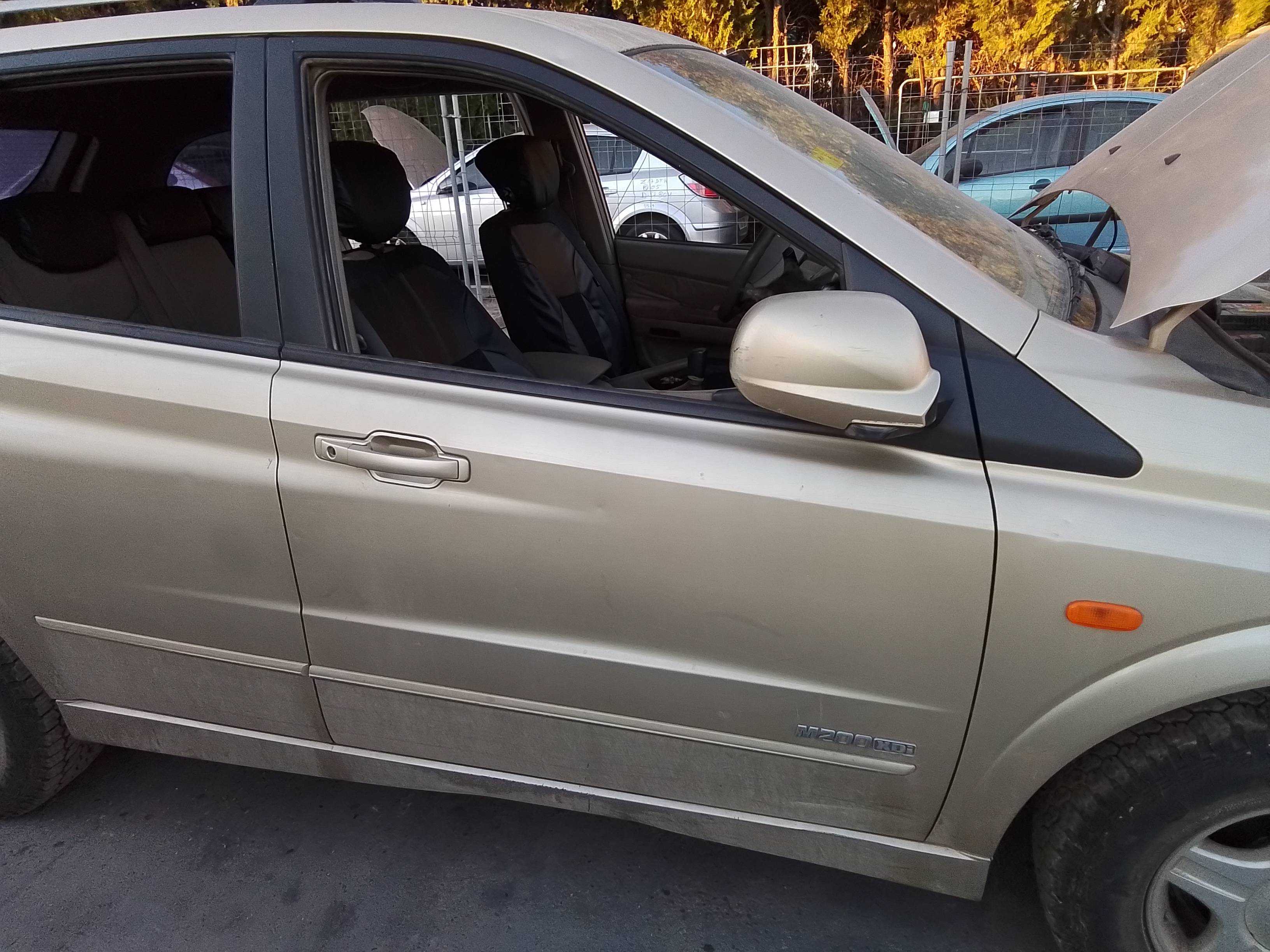 Recambio de puerta delantera derecha para ssangyong kyron 2.0 referencia OEM IAM   