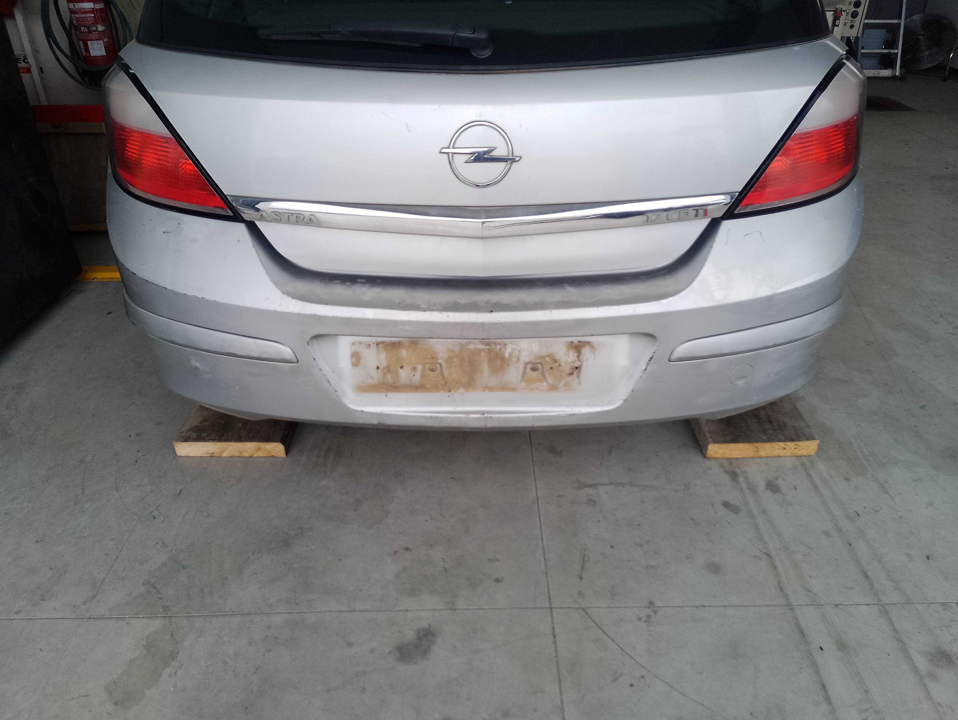 Recambio de paragolpes trasero para opel astra h berlina cosmo referencia OEM IAM   