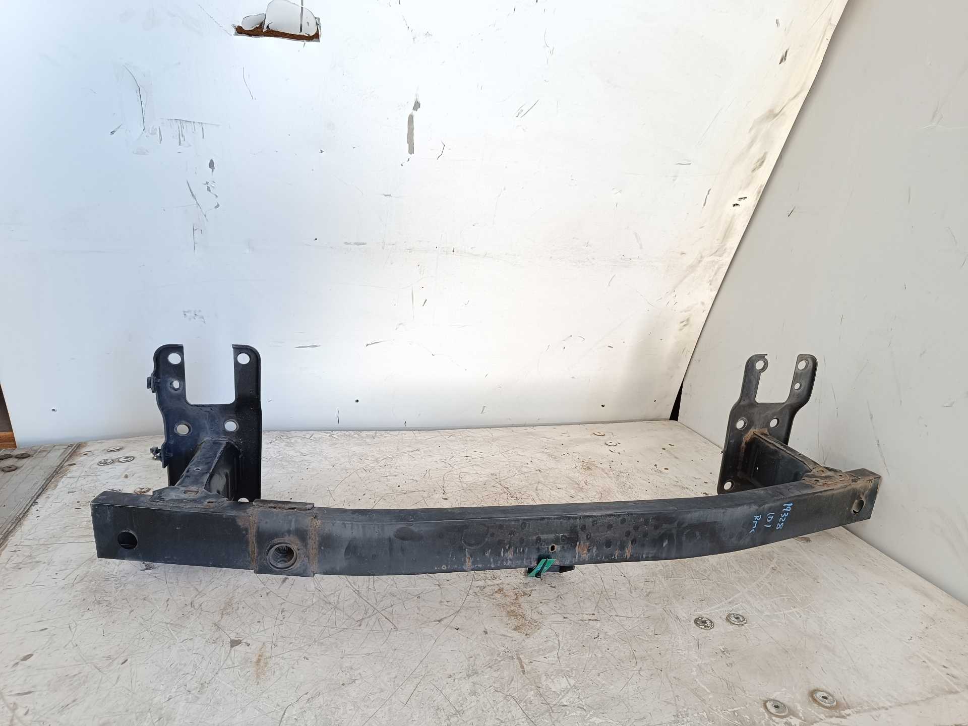 Recambio de refuerzo paragolpes delantero para renault koleos bose edition referencia OEM IAM 16578000R  