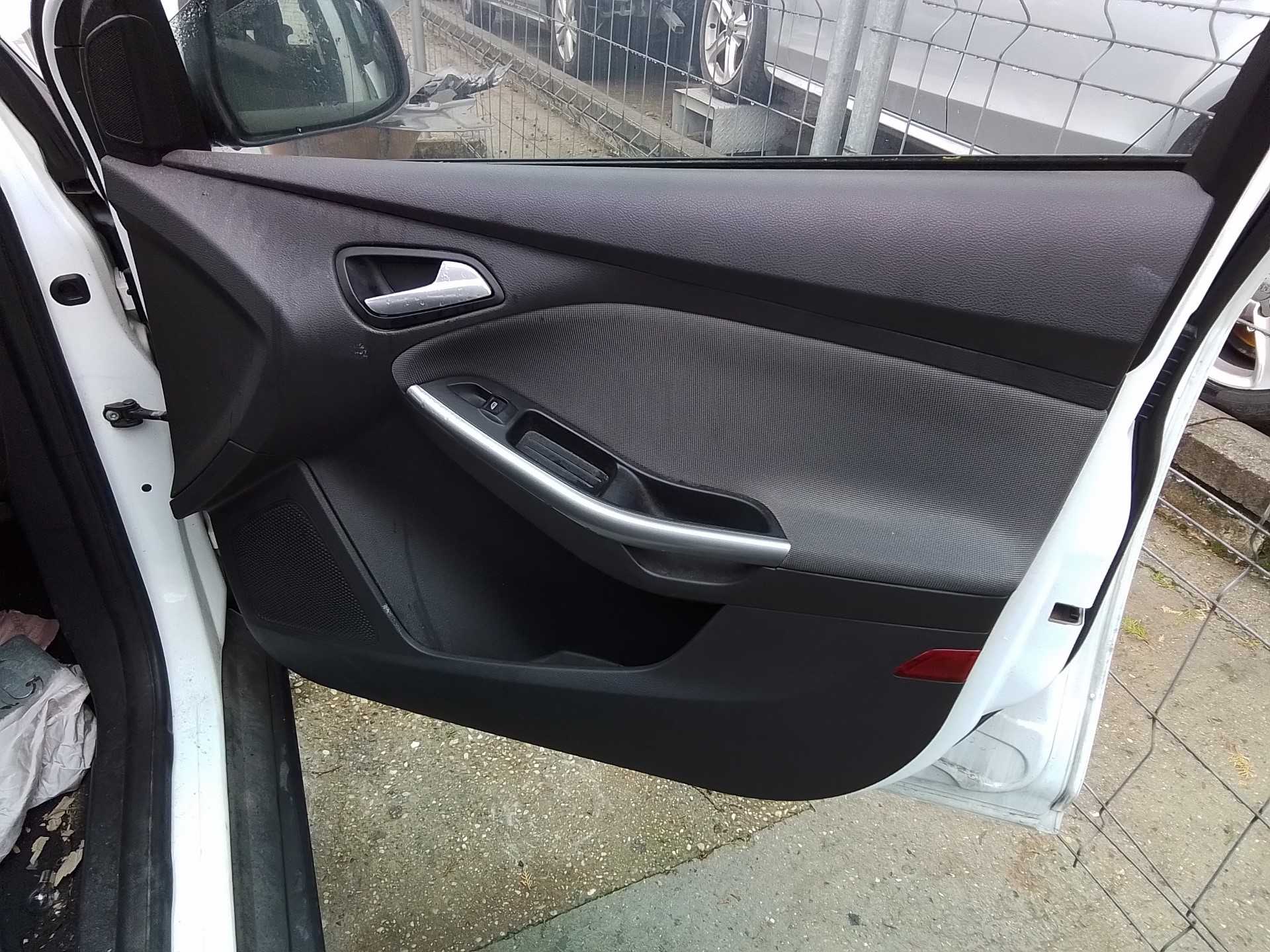 Recambio de guarnecido puerta delantera derecha para ford focus lim. (cb8) 1.6 tdci cat referencia OEM IAM   