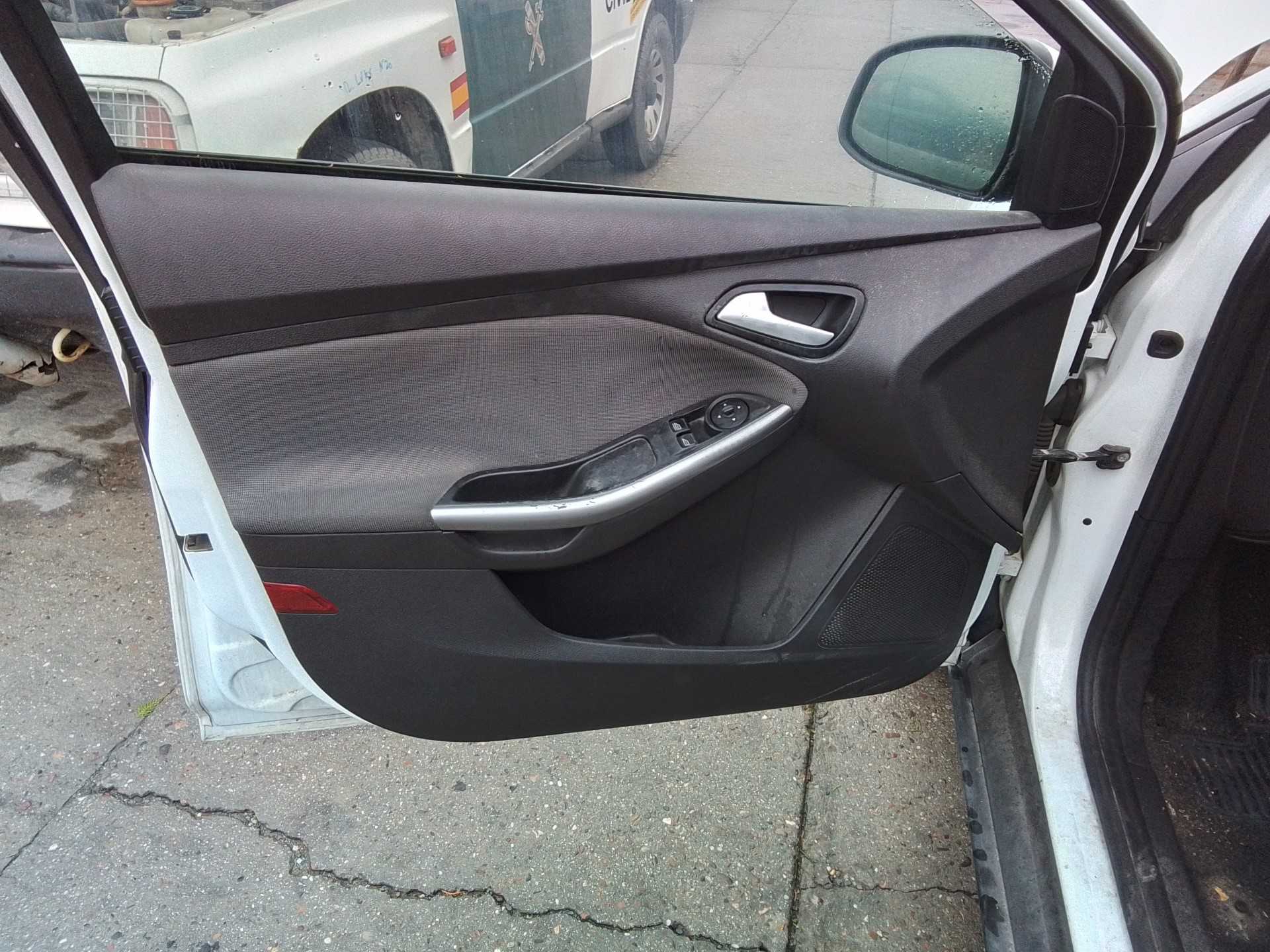 Recambio de guarnecido puerta delantera izquierda para ford focus lim. (cb8) 1.6 tdci cat referencia OEM IAM   