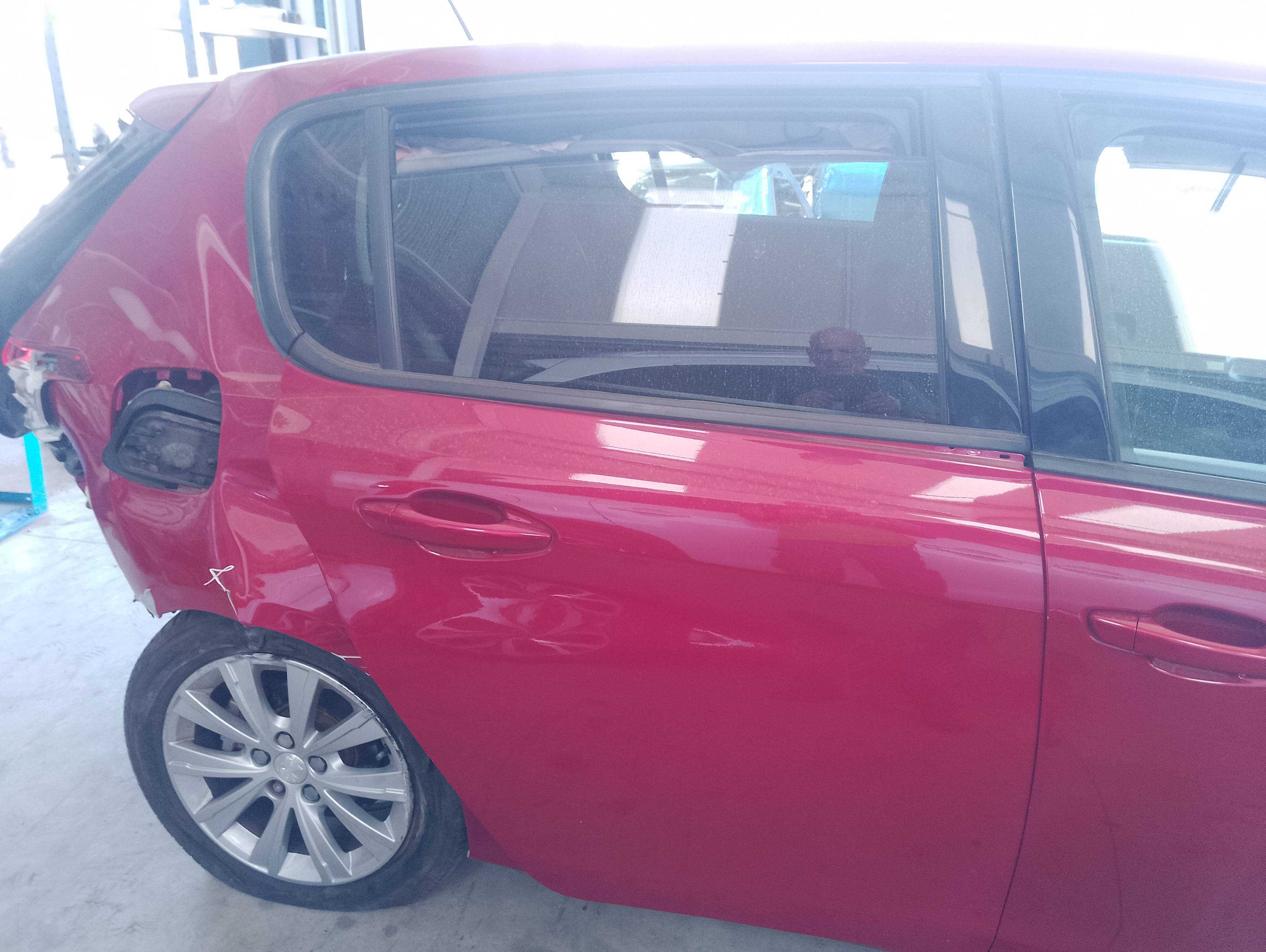 Recambio de puerta trasera derecha para peugeot 308 style referencia OEM IAM   