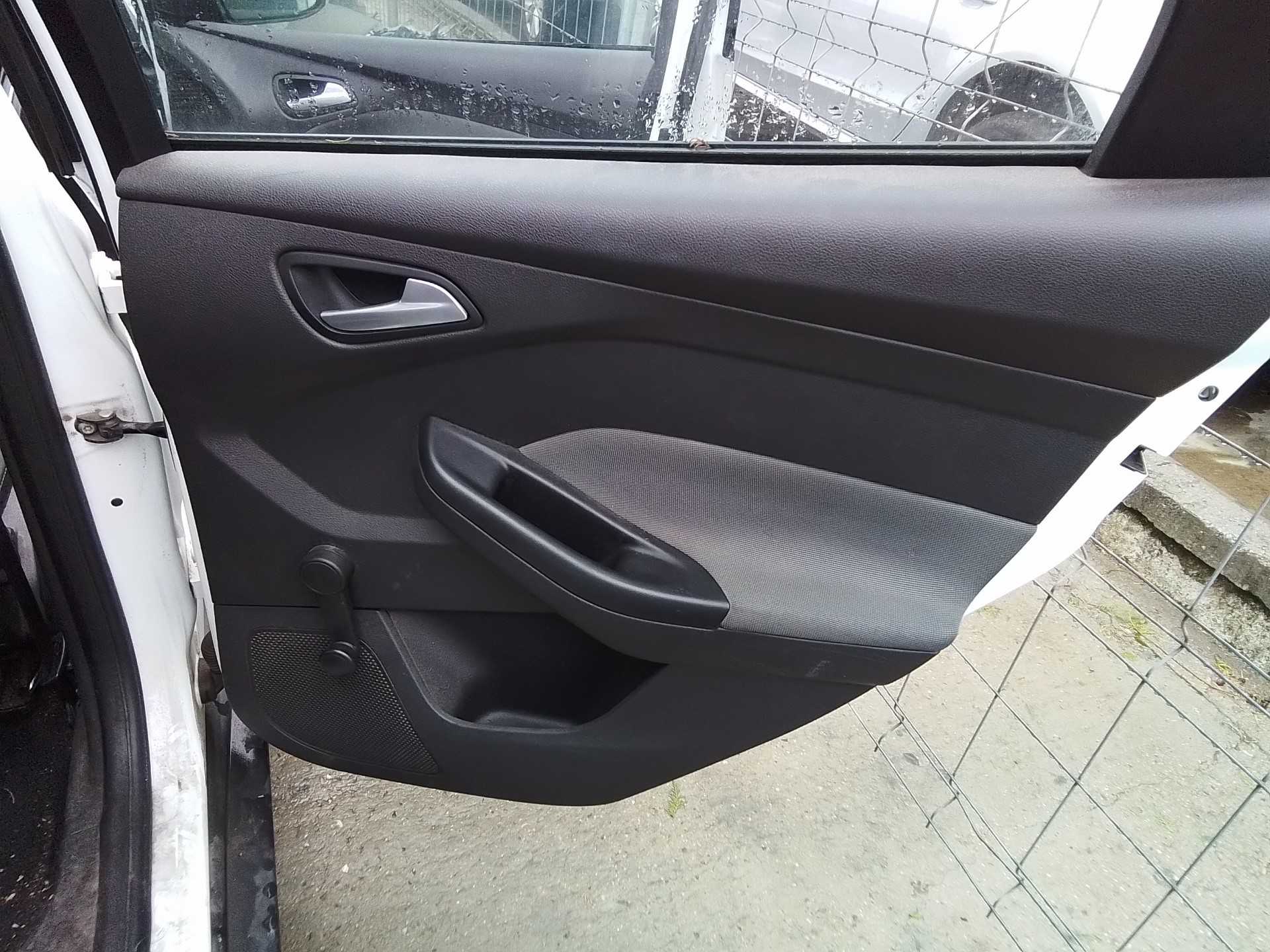 Recambio de guarnecido puerta trasera derecha para ford focus lim. (cb8) 1.6 tdci cat referencia OEM IAM   