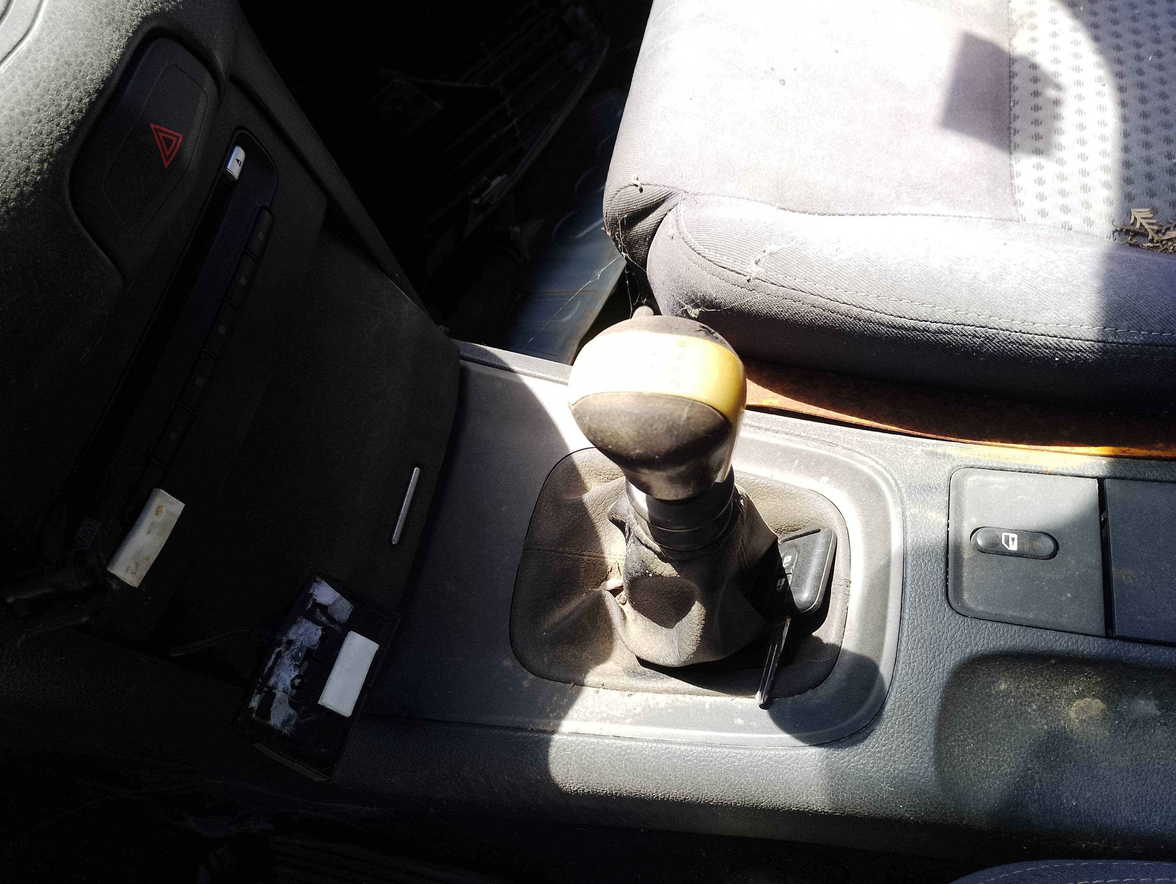 Recambio de palanca cambio para nissan primera berlina (p12) acenta referencia OEM IAM   