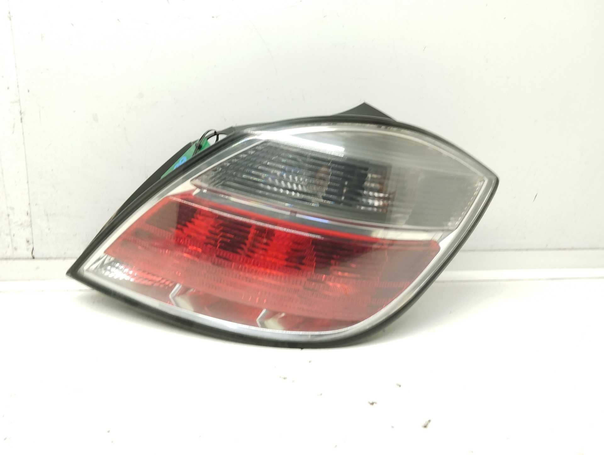 Recambio de piloto trasero derecho para opel astra h ber. cosmo referencia OEM IAM 13222325 495056087 