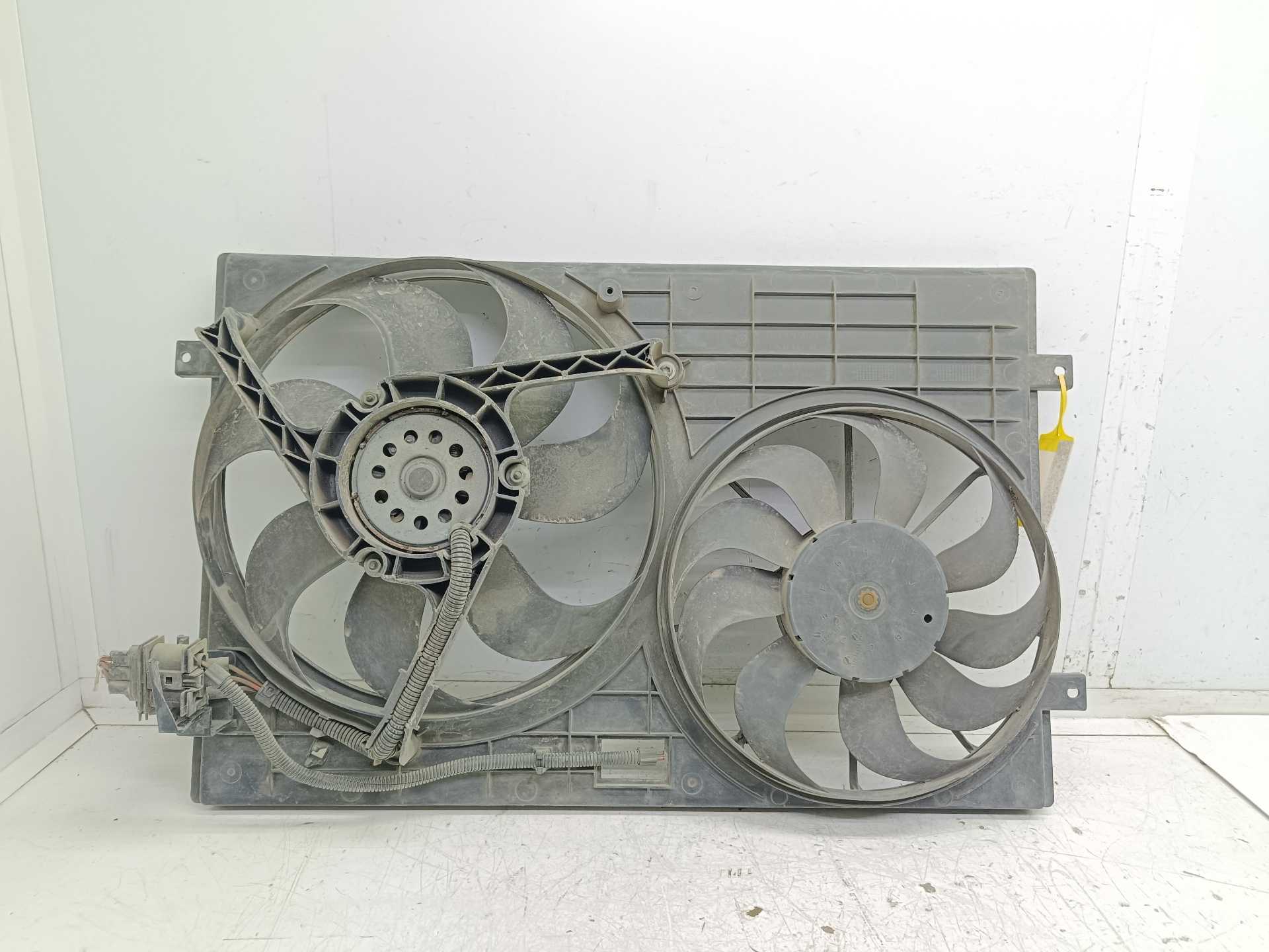 Recambio de electroventilador para toyota yaris (ncp1/nlp1/scp1) 1.0 cat referencia OEM IAM 6Q0121207F  