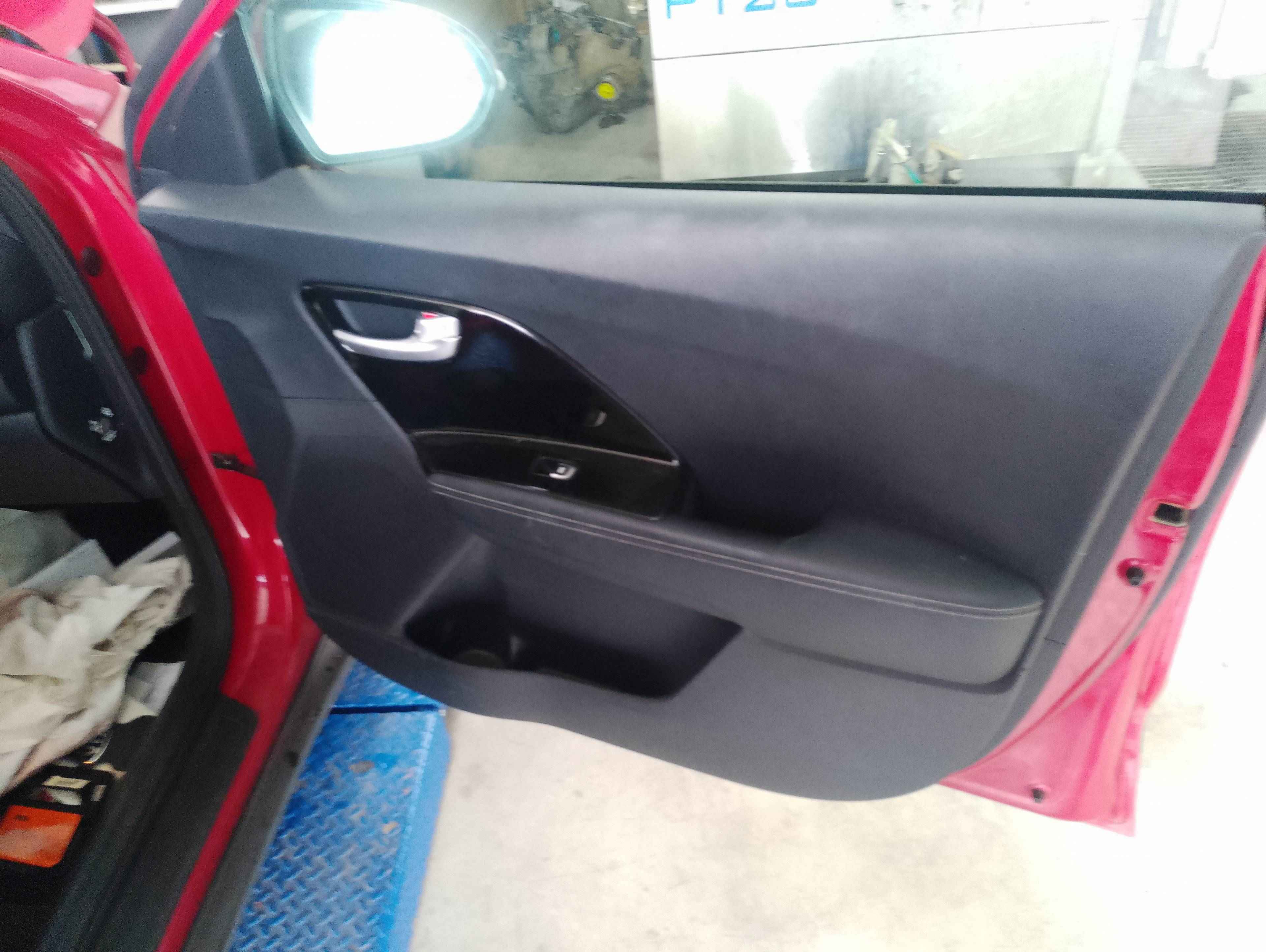 Recambio de guarnecido puerta delantera derecha para kia niro e-niro concept referencia OEM IAM   