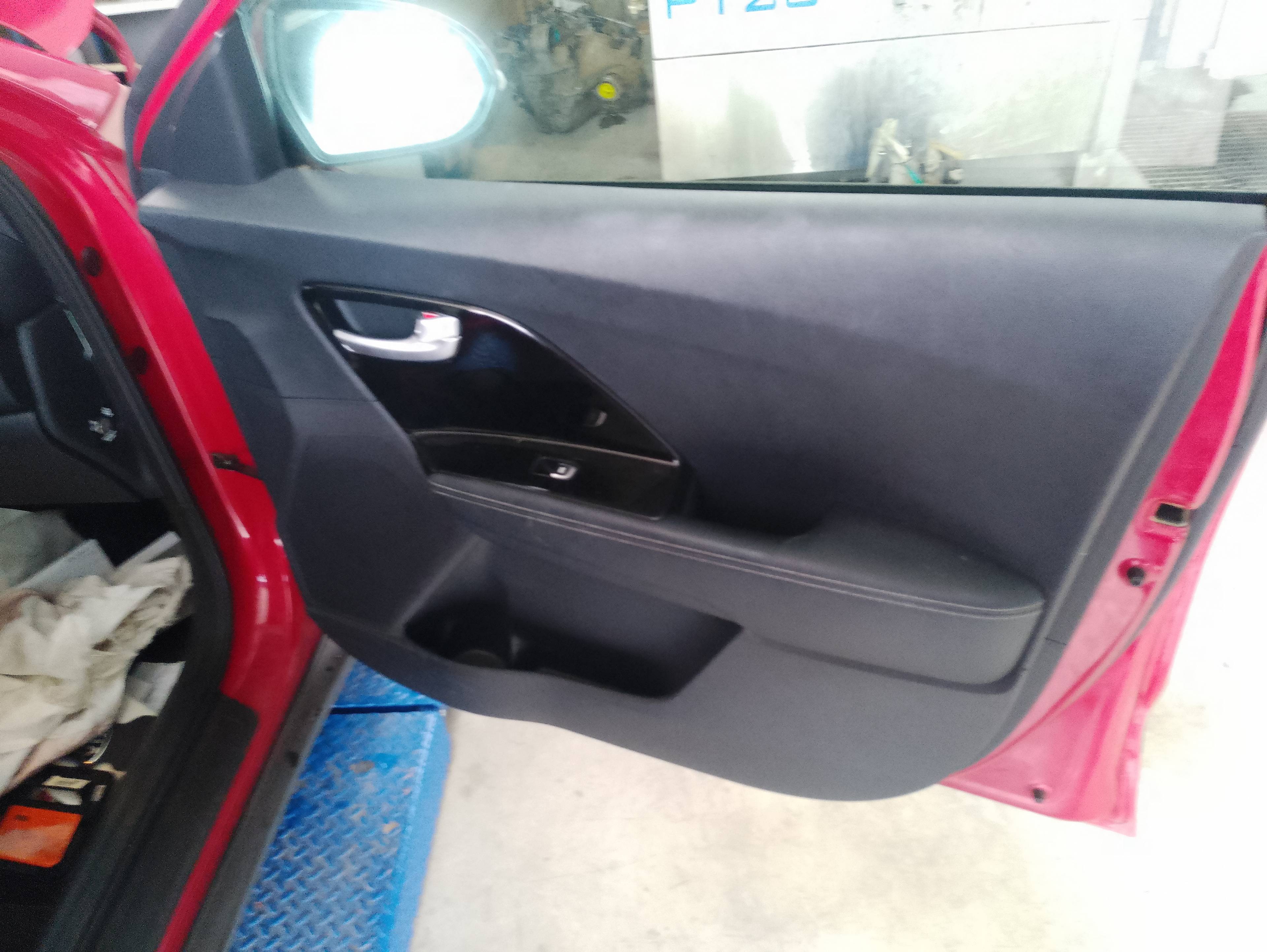 Recambio de guarnecido puerta delantera derecha para kia niro e-niro concept referencia OEM IAM   