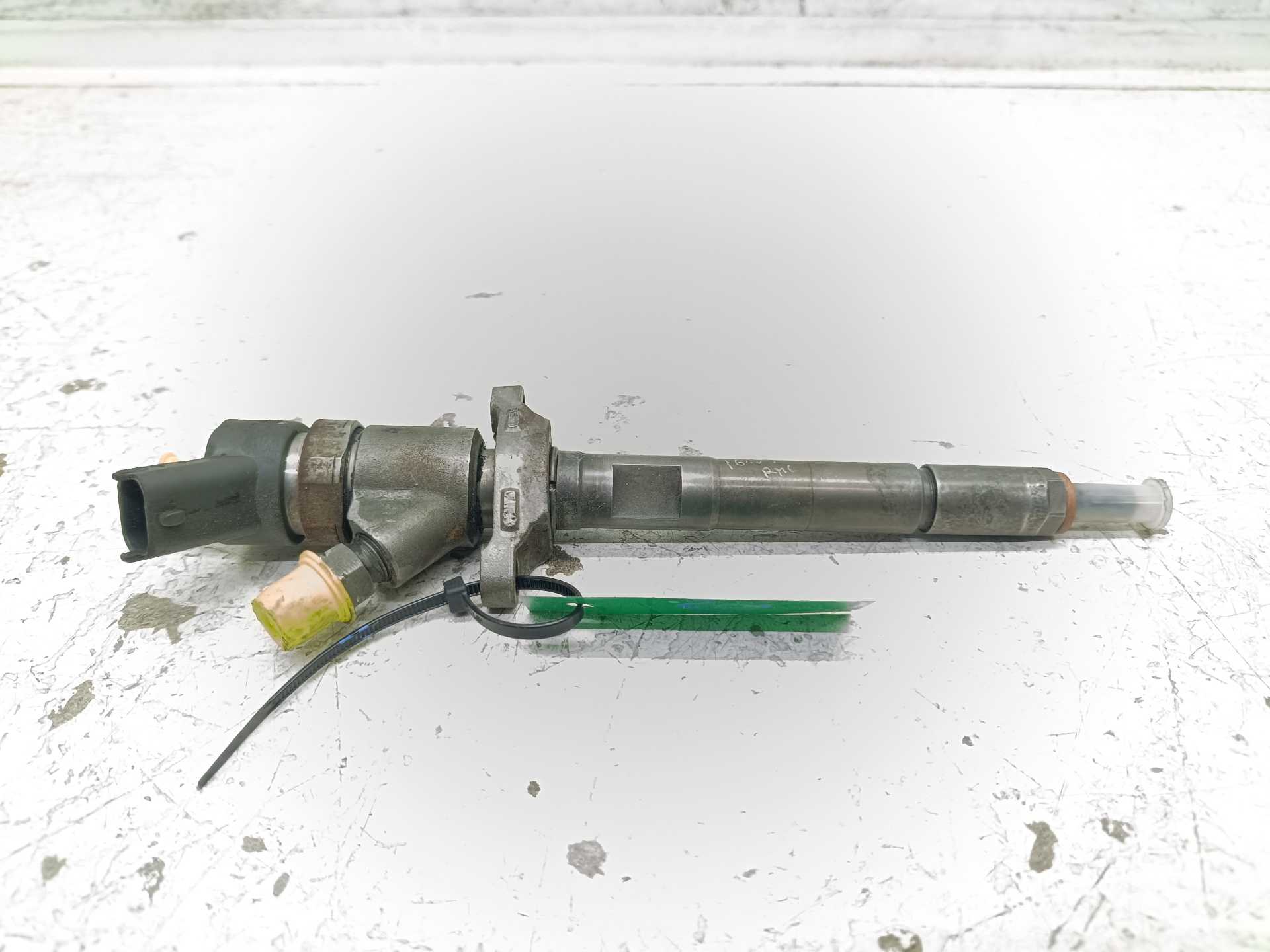 Recambio de inyector para peugeot 407 referencia OEM IAM 0445110188  