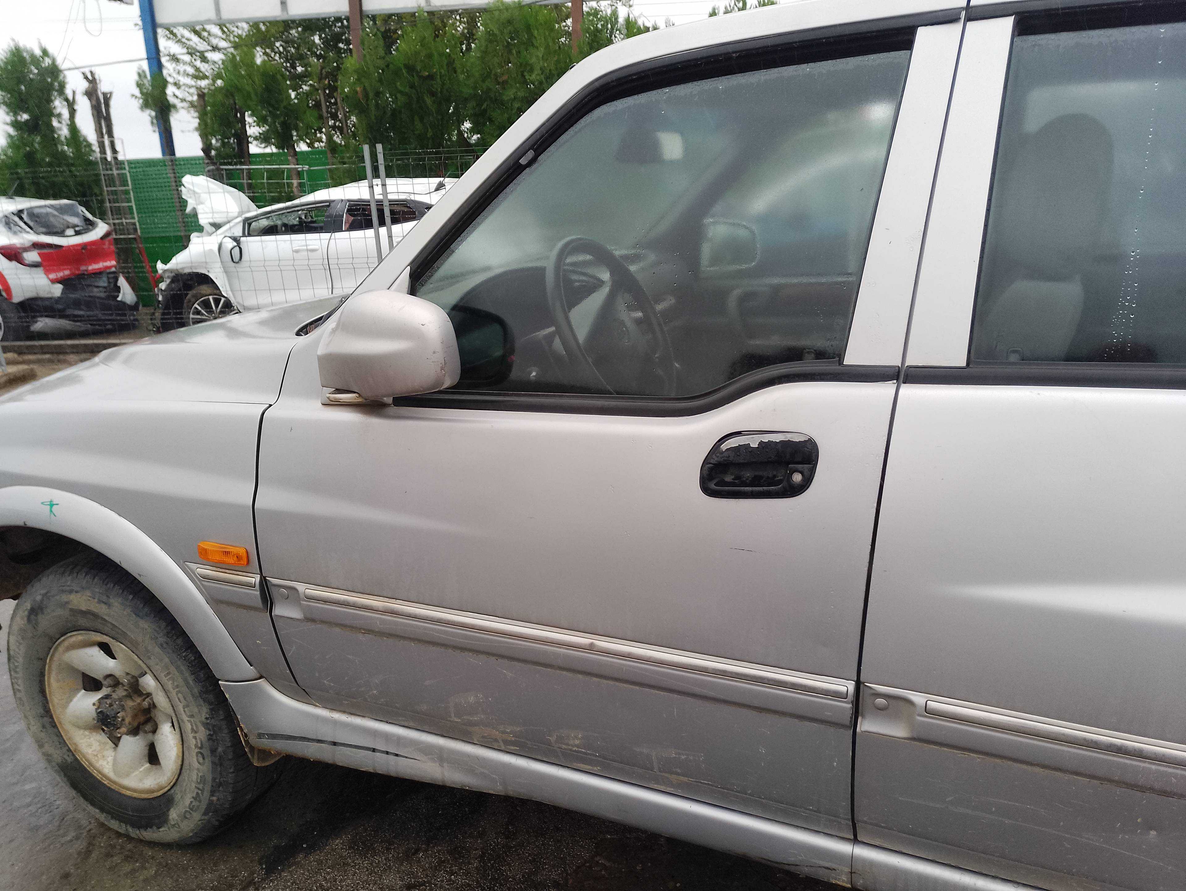 Recambio de puerta delantera izquierda para ssangyong musso 2.9 tdi lux referencia OEM IAM   