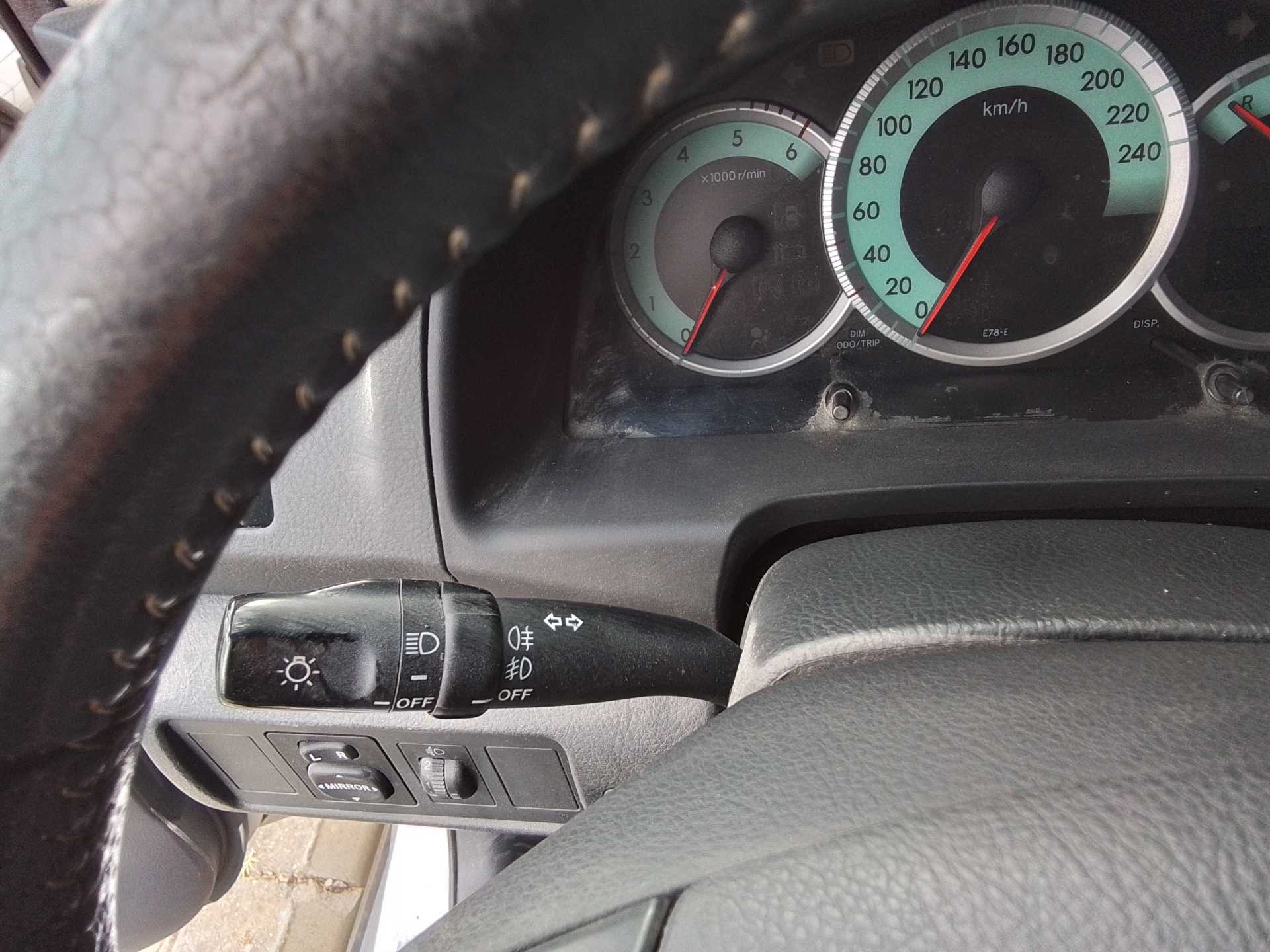 Recambio de mando intermitentes para toyota corolla verso (r1) 2,2 d-4d sport referencia OEM IAM   