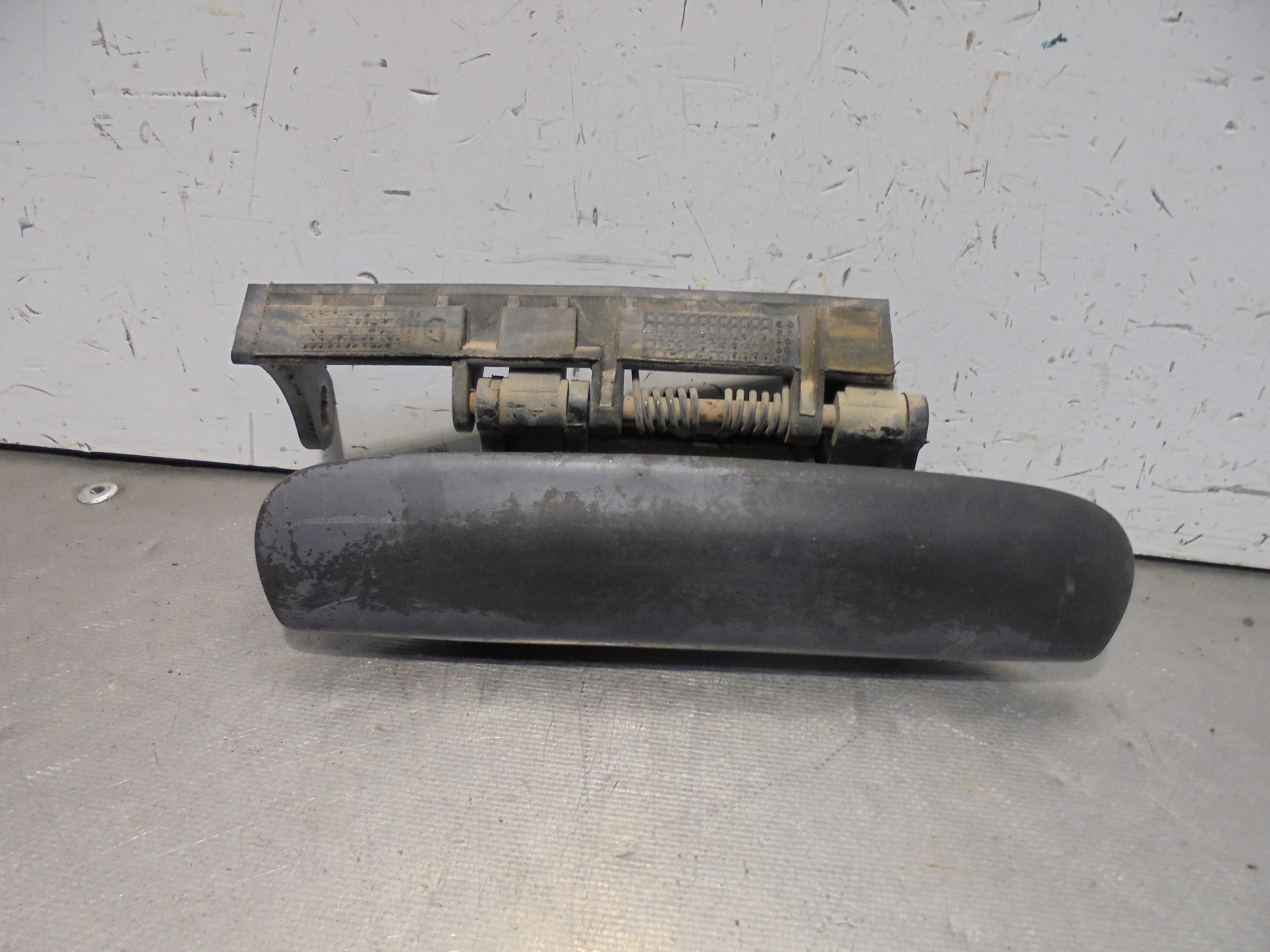 Recambio de maneta exterior delantera derecha para citroën xsara picasso 1.6 referencia OEM IAM 9633343577  