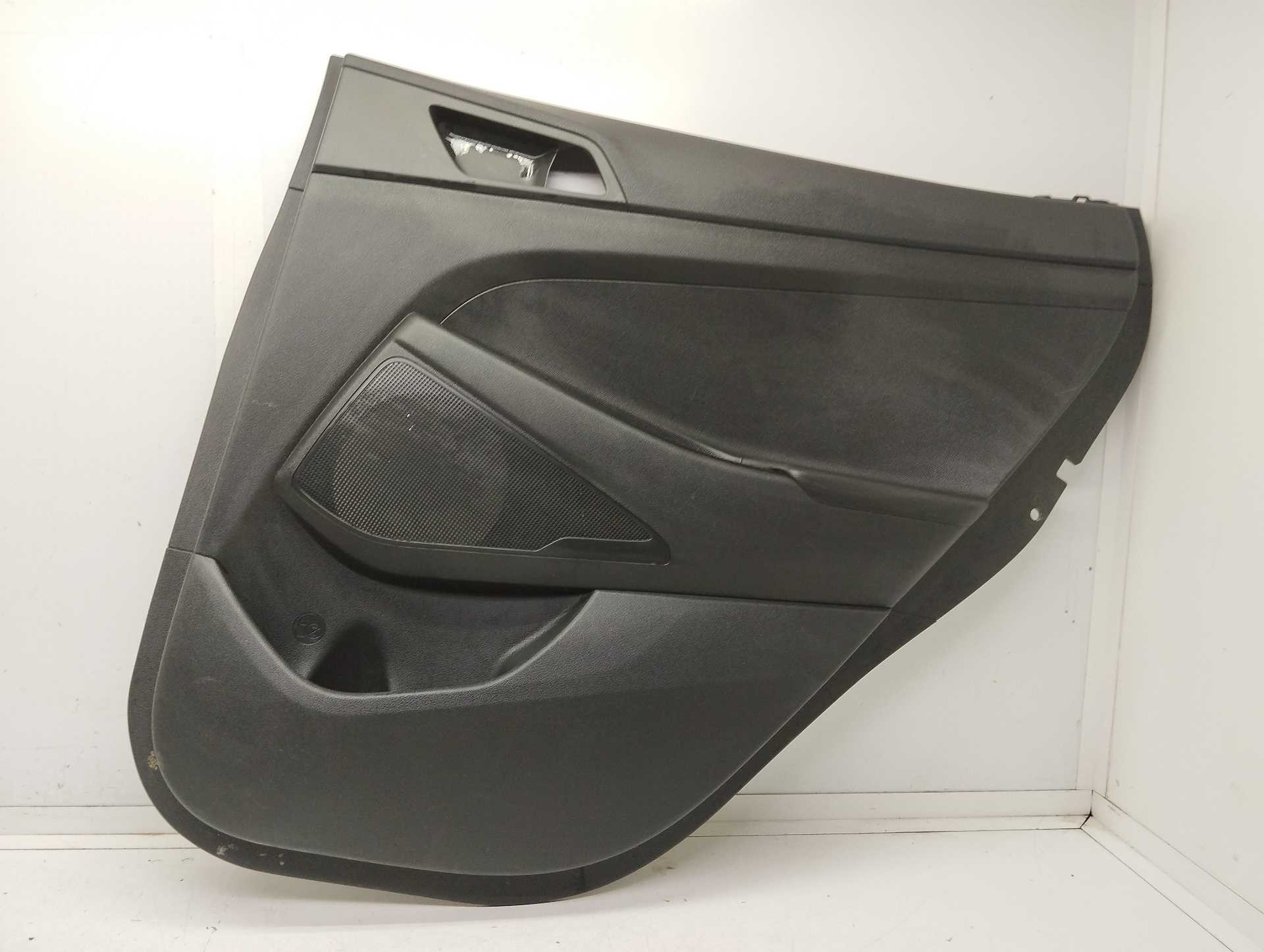 Recambio de guarnecido puerta trasera derecha para hyundai tucson classic blue referencia OEM IAM 83361D7000 83308D7000TRY 