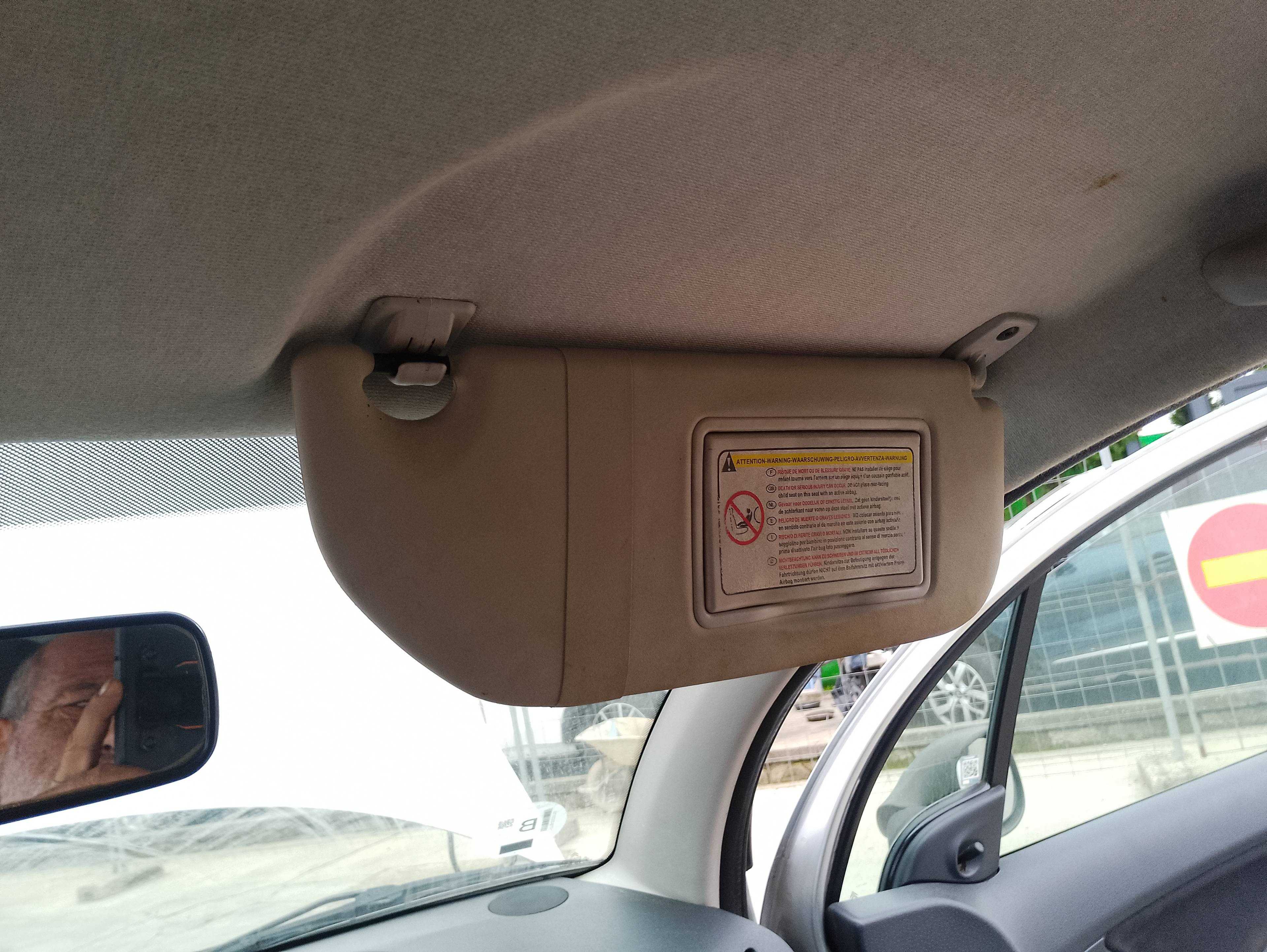 Recambio de parasol derecho para citroën c3 1.1 furio referencia OEM IAM   