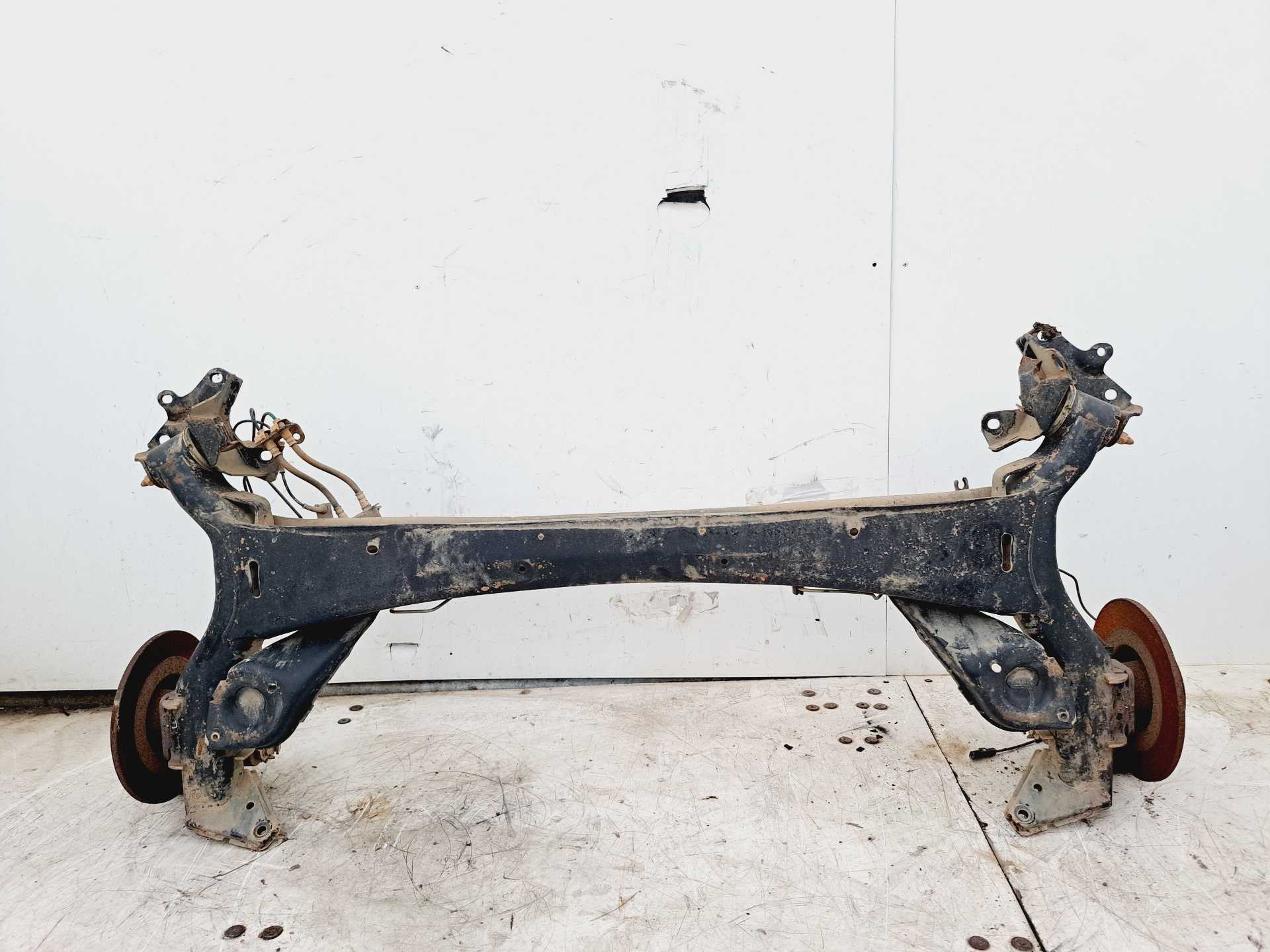 Recambio de puente trasero para renault scenic ii adventure by coronel tapiocca referencia OEM IAM   