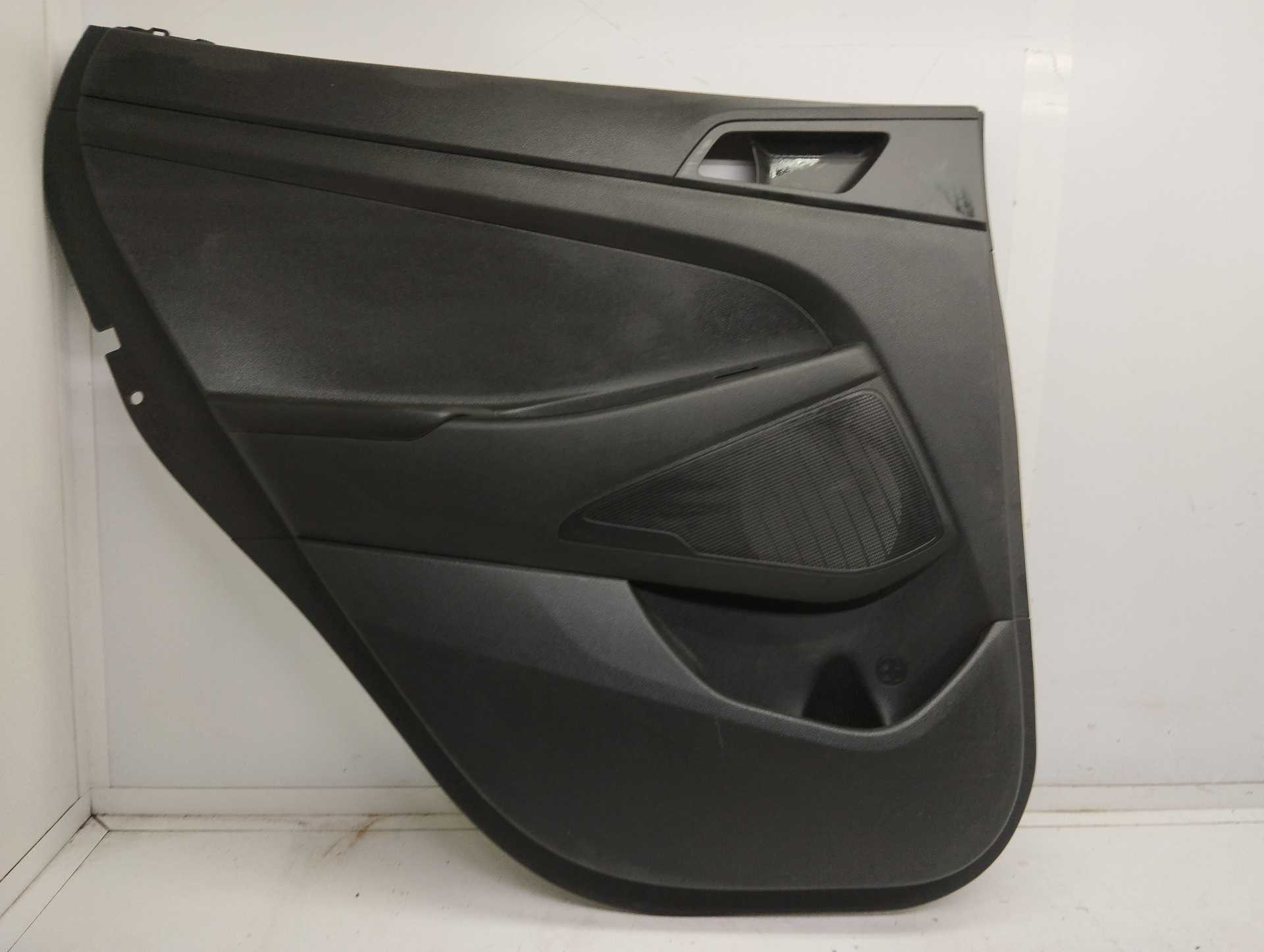 Recambio de guarnecido puerta trasera izquierda para hyundai tucson classic blue referencia OEM IAM 83351D7000 83307D7000TRY 