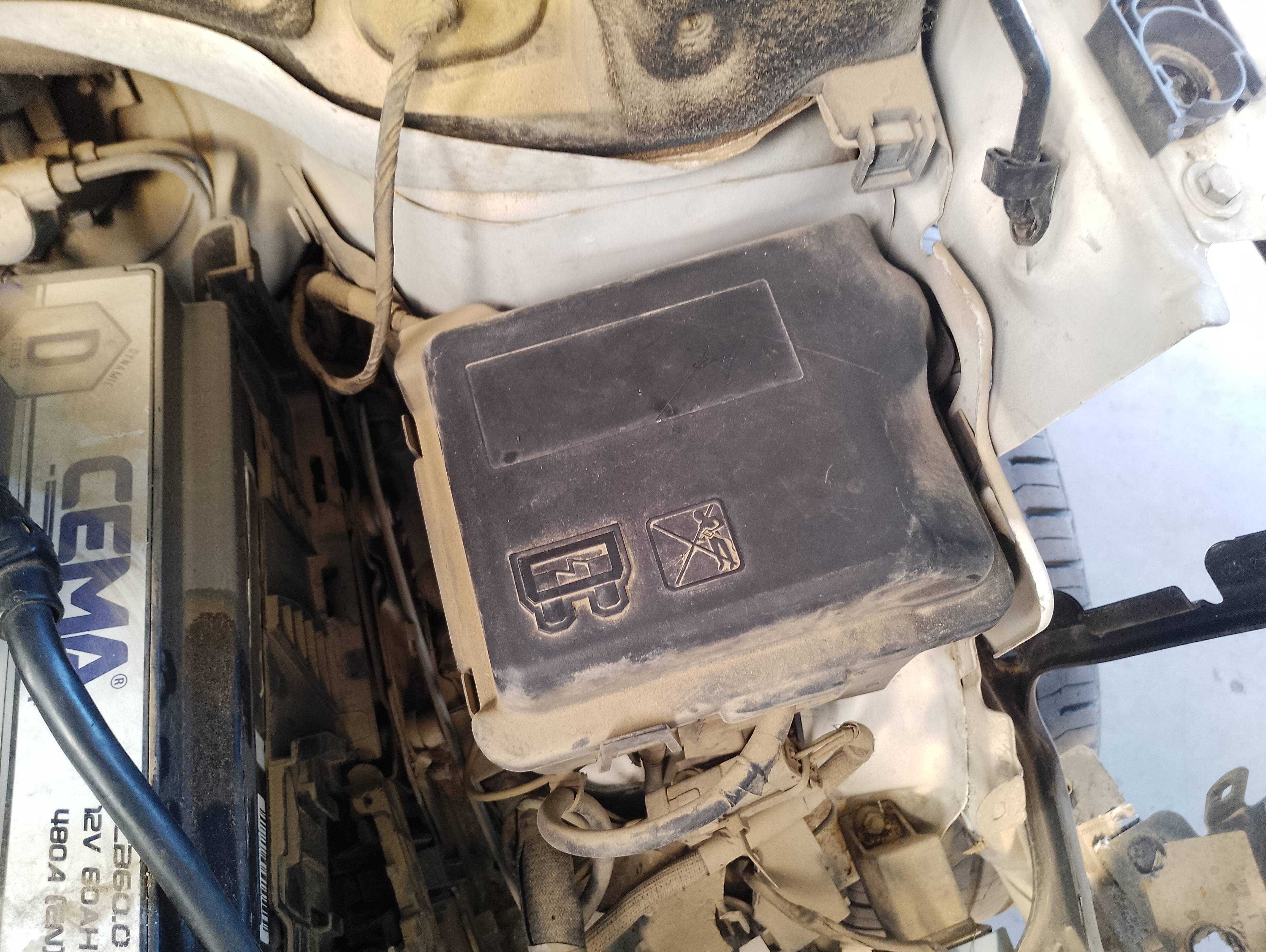 Recambio de caja reles / fusibles para peugeot 2008 (--.2013) active referencia OEM IAM   