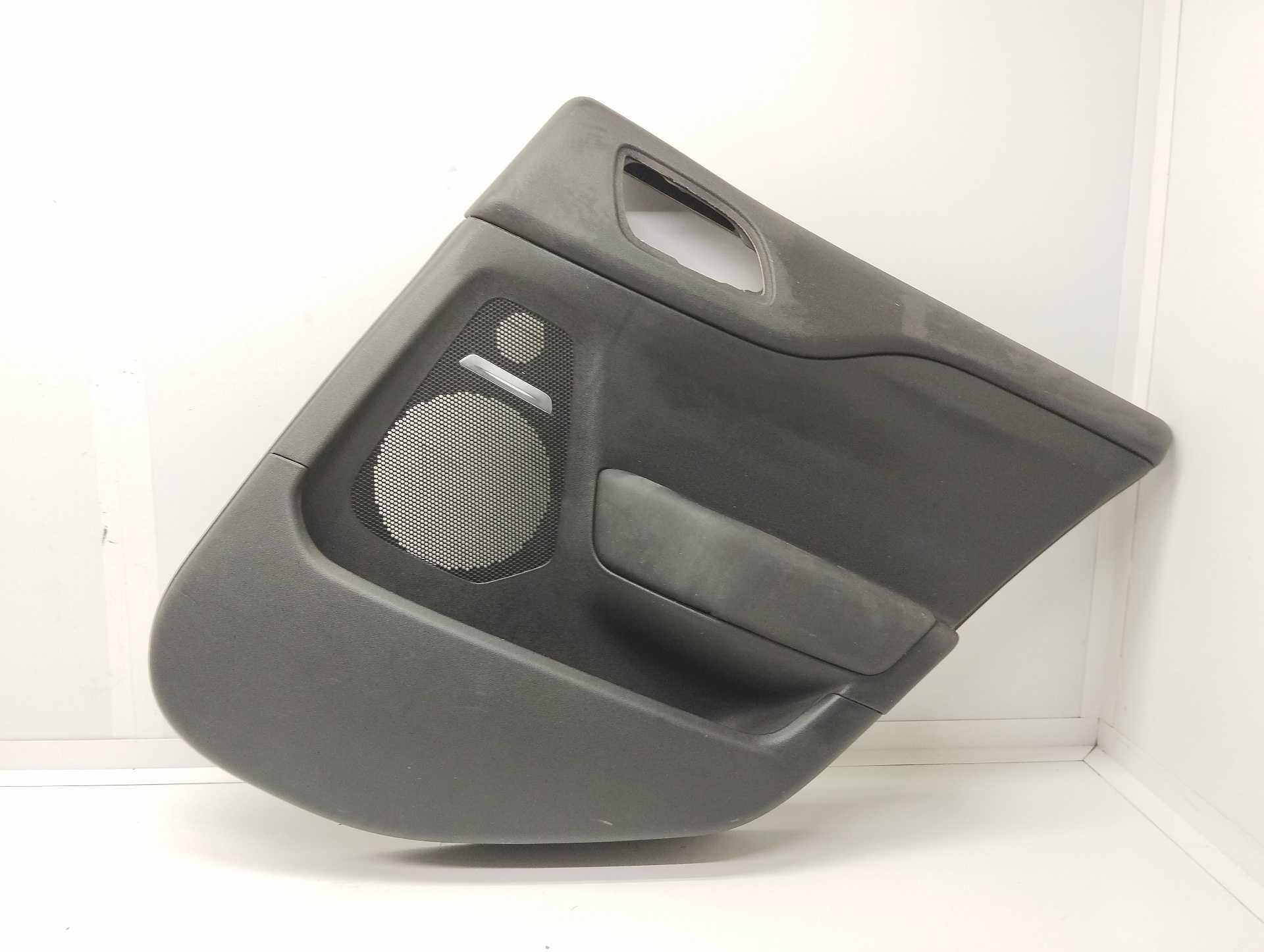 Recambio de guarnecido puerta trasera derecha para ds 4 basis referencia OEM IAM 96877161ZD  