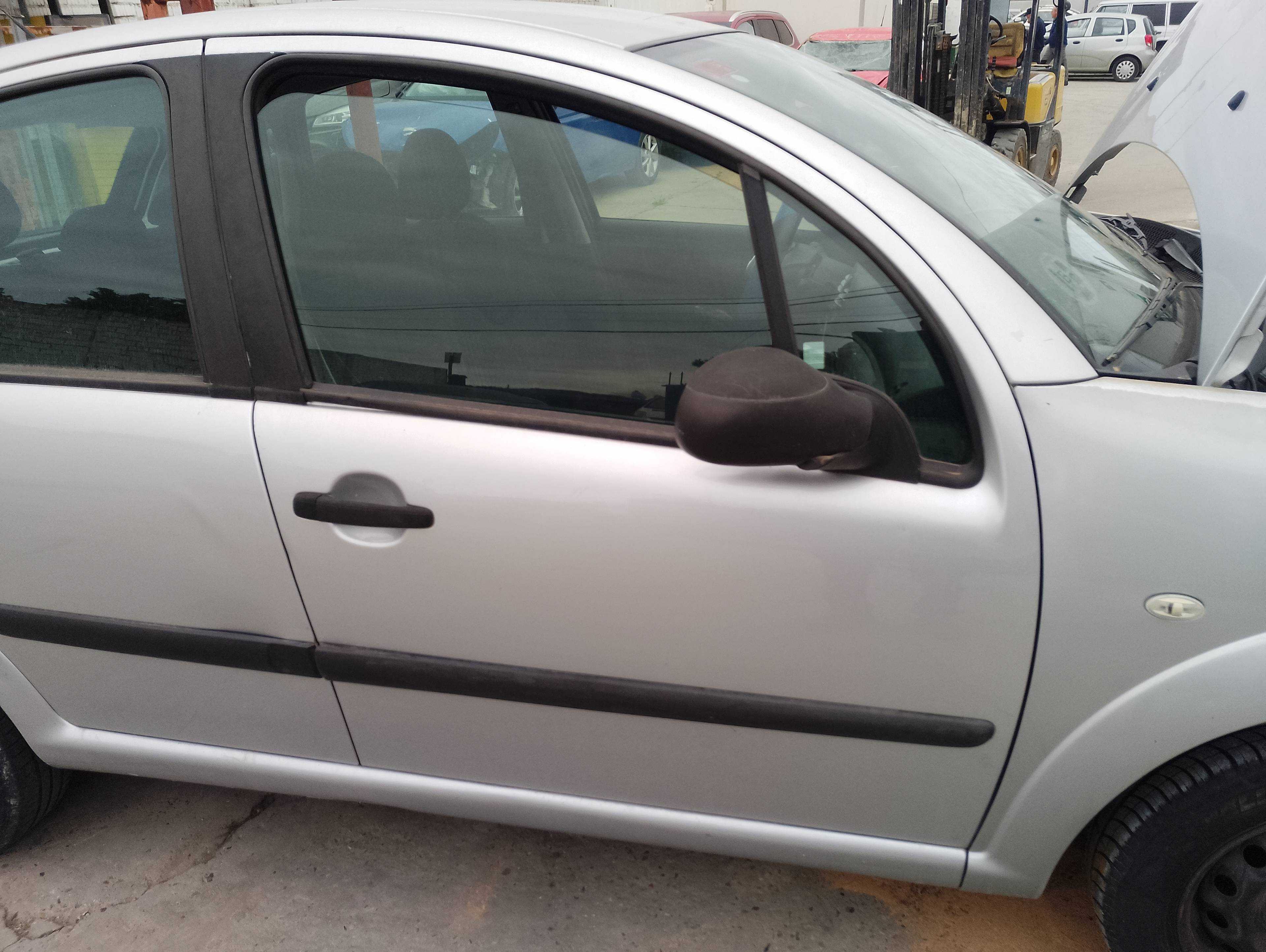 Recambio de puerta delantera derecha para citroën c3 1.1 furio referencia OEM IAM   
