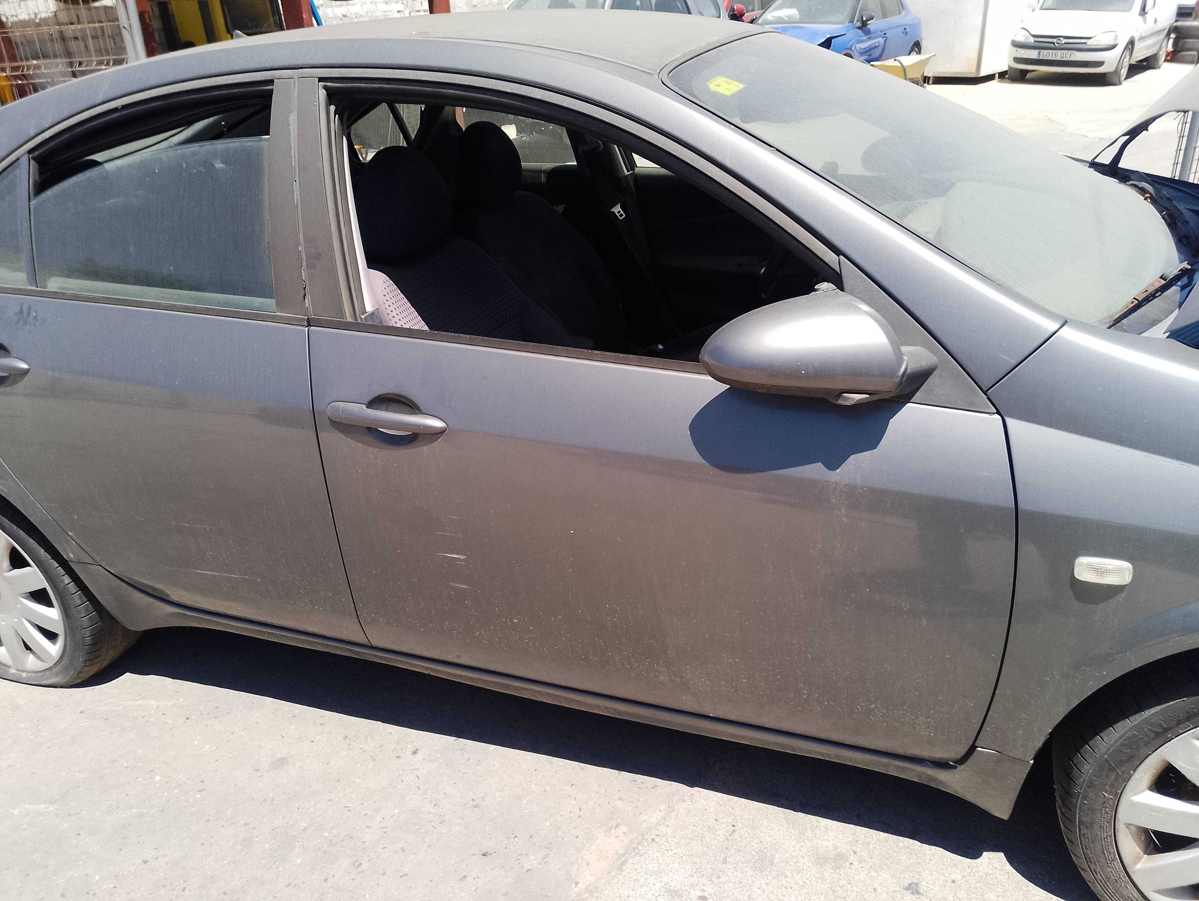Recambio de puerta delantera derecha para nissan primera berlina (p12) acenta referencia OEM IAM   