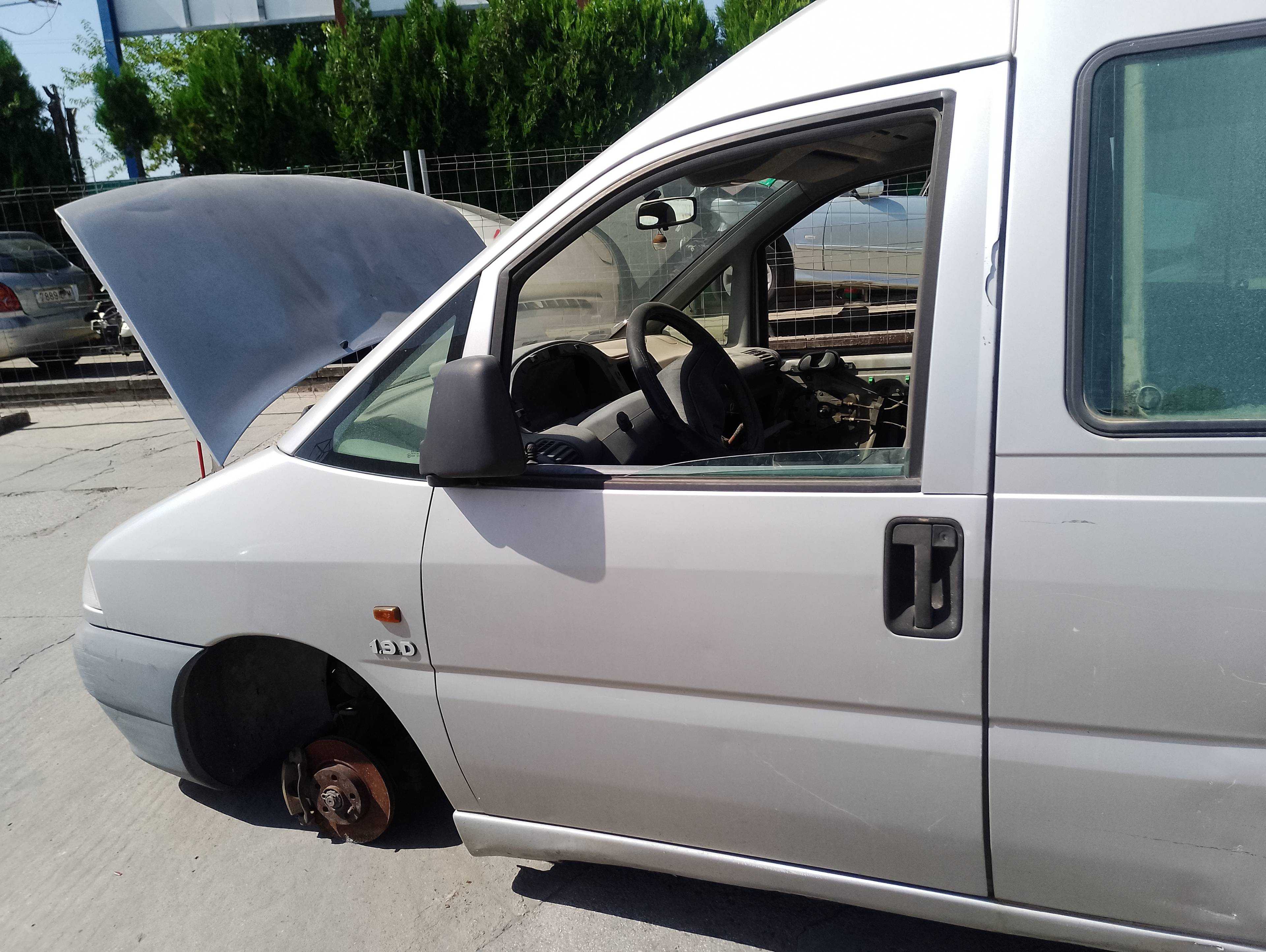 Recambio de puerta delantera izquierda para citroën jumpy 1.9 diesel referencia OEM IAM   