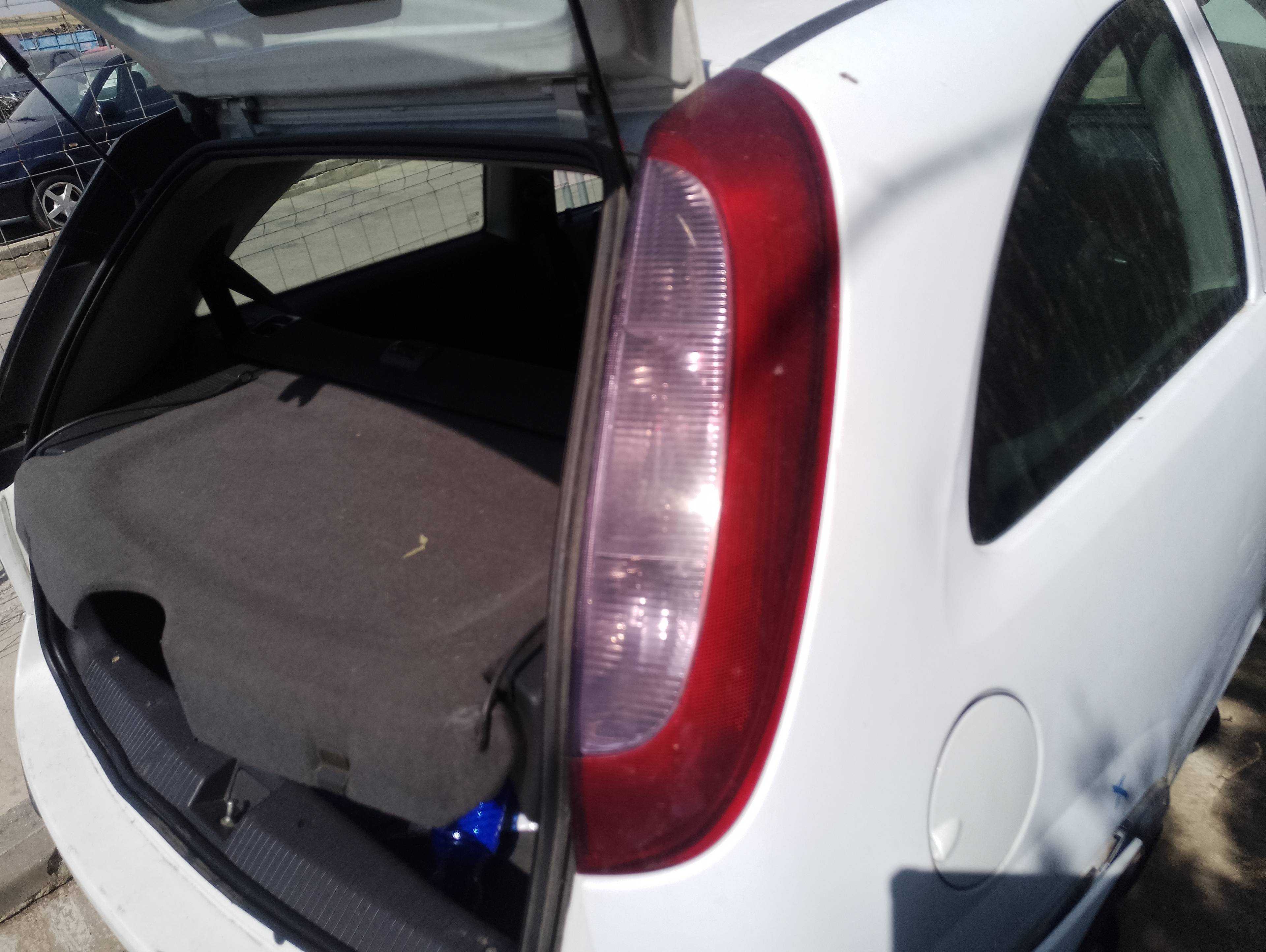 Recambio de piloto trasero derecho para opel corsa c blue line referencia OEM IAM   