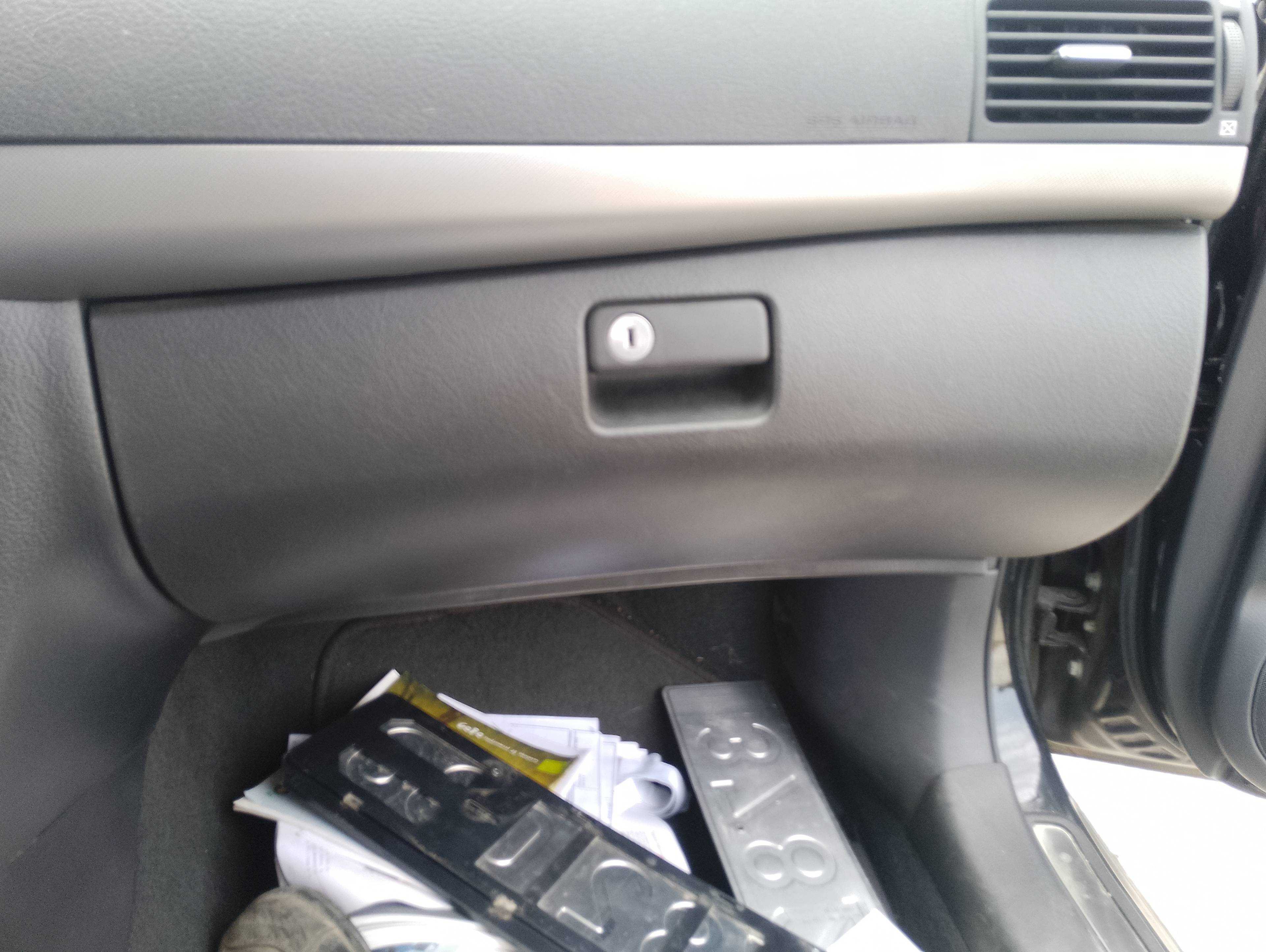 Recambio de guantera para toyota avensis berlina (t25) 2.0 d4-d executive berlina (5-ptas.) referencia OEM IAM   