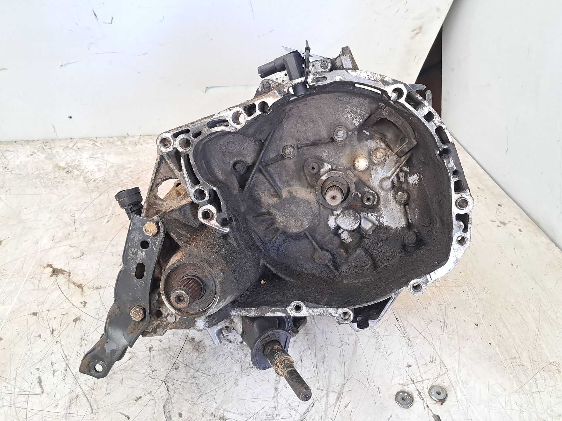Recambio de caja cambios para renault kangoo (f/kc0) alize referencia OEM IAM jb1974  