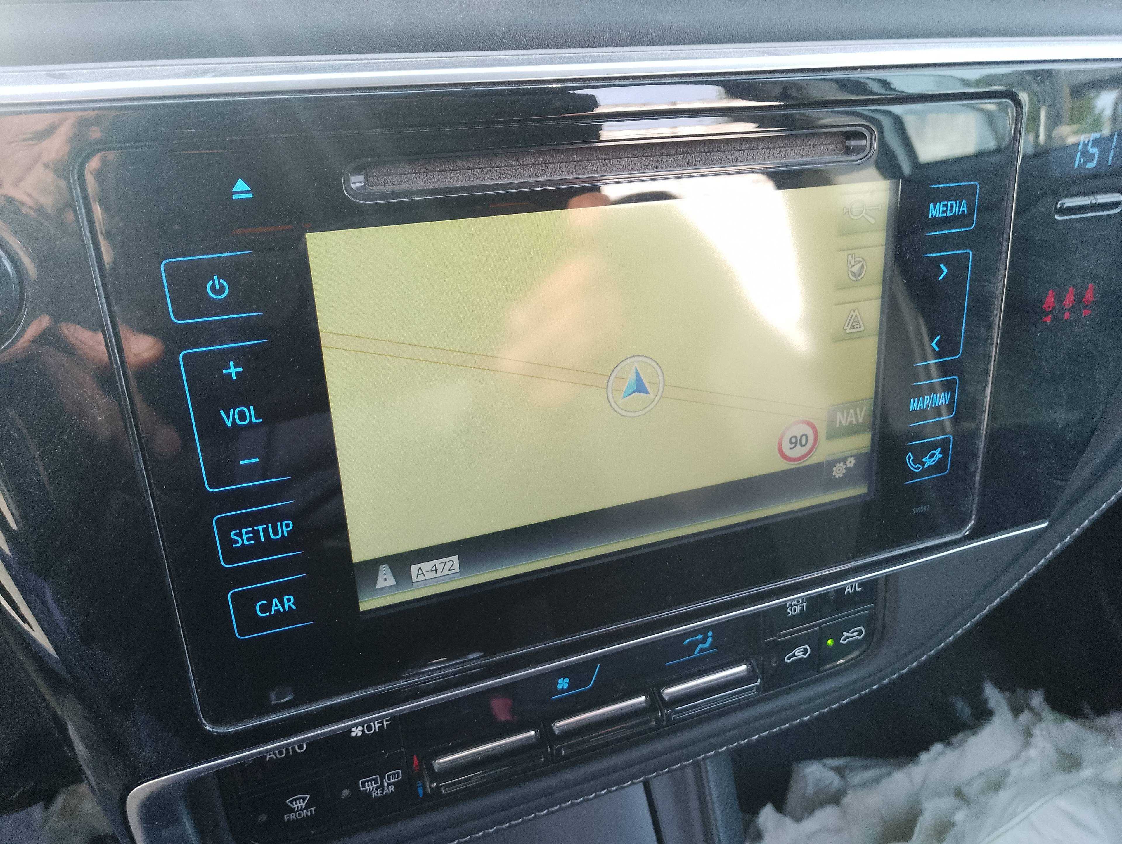 Recambio de pantalla multifuncion para toyota auris active referencia OEM IAM   