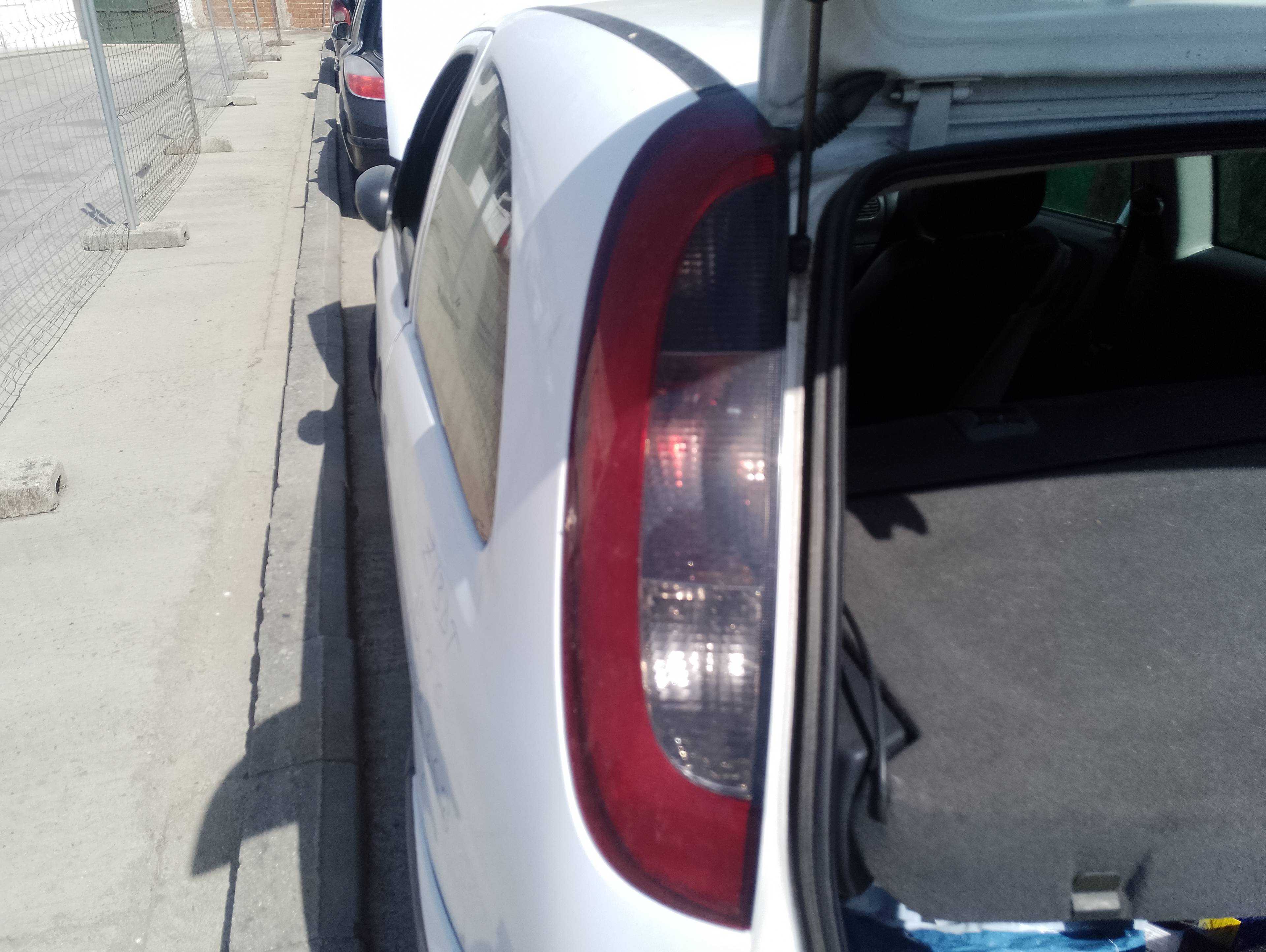 Recambio de piloto trasero izquierdo para opel corsa c blue line referencia OEM IAM   