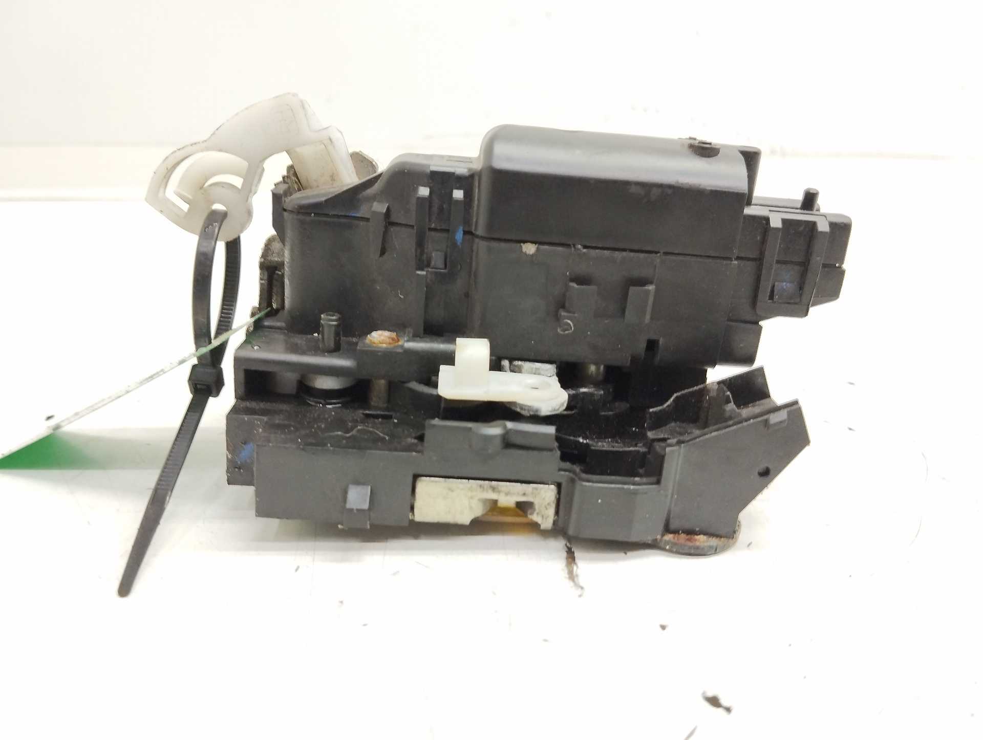 Recambio de cerradura puerta trasera derecha para dacia lodgy comfort referencia OEM IAM   