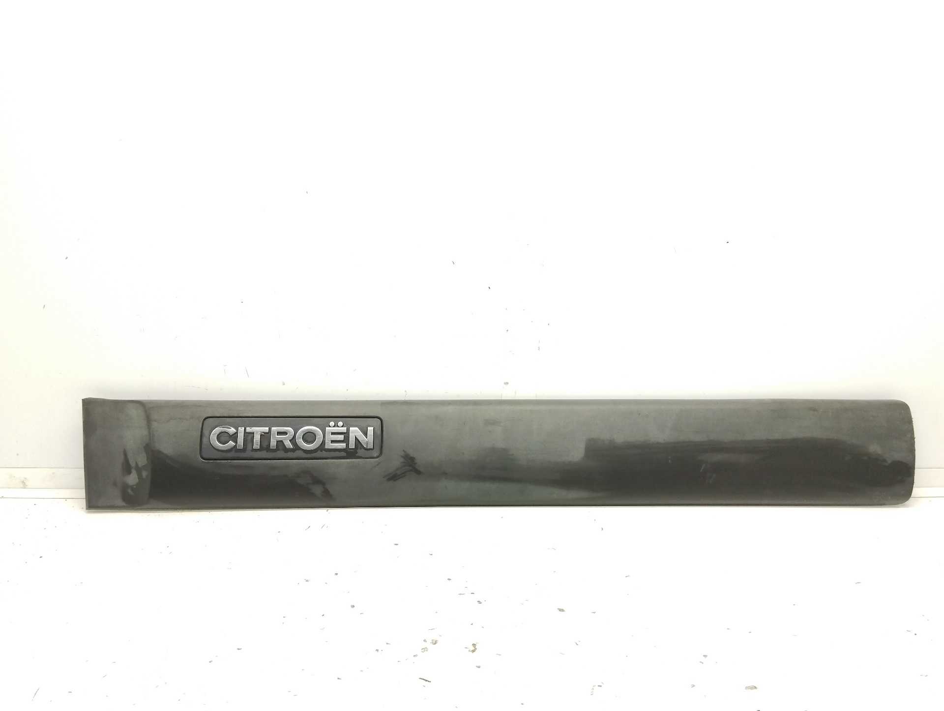 Recambio de molduras delanteras para citroën berlingo station wagon sx multispace referencia OEM IAM 9619030577  