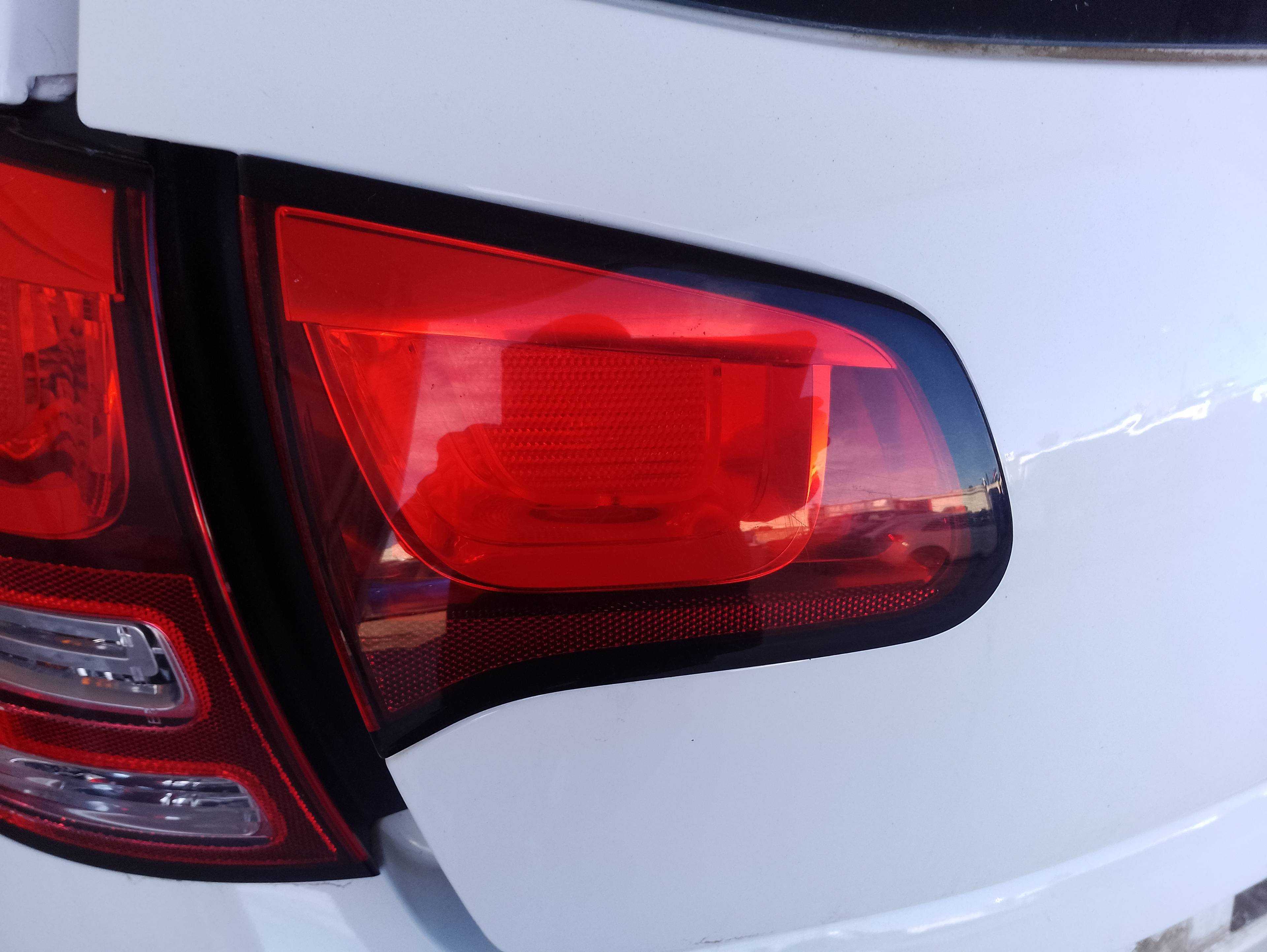 Recambio de piloto porton trasero izquierdo para citroën c3 attraction referencia OEM IAM   