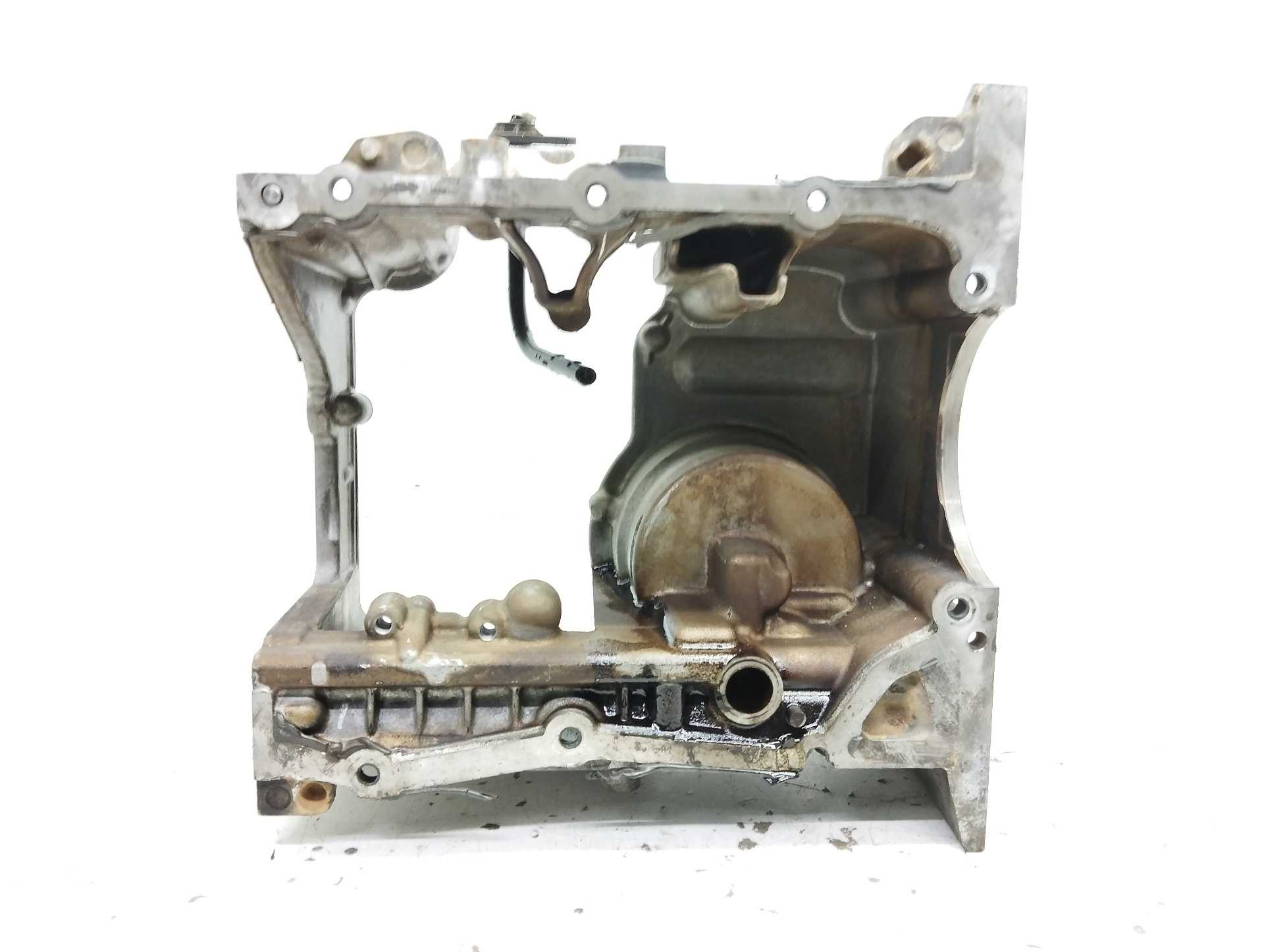 Recambio de carter superior aceite para renault captur dynamique referencia OEM IAM 111104760R  