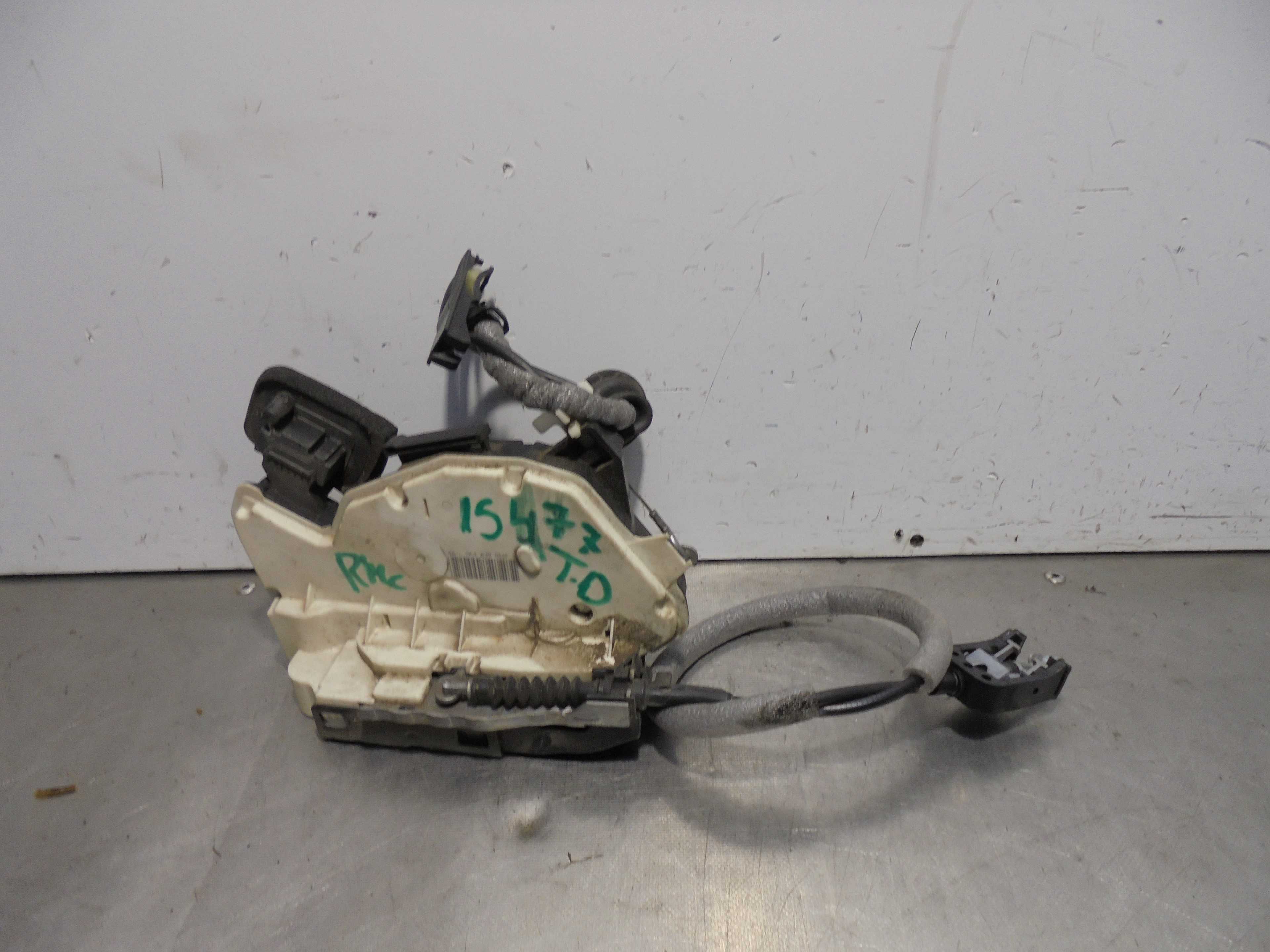 Recambio de cerradura puerta trasera derecha para volkswagen polo (6r1) advance referencia OEM IAM 5K4839016F ELECTRICA 5 PUERTA