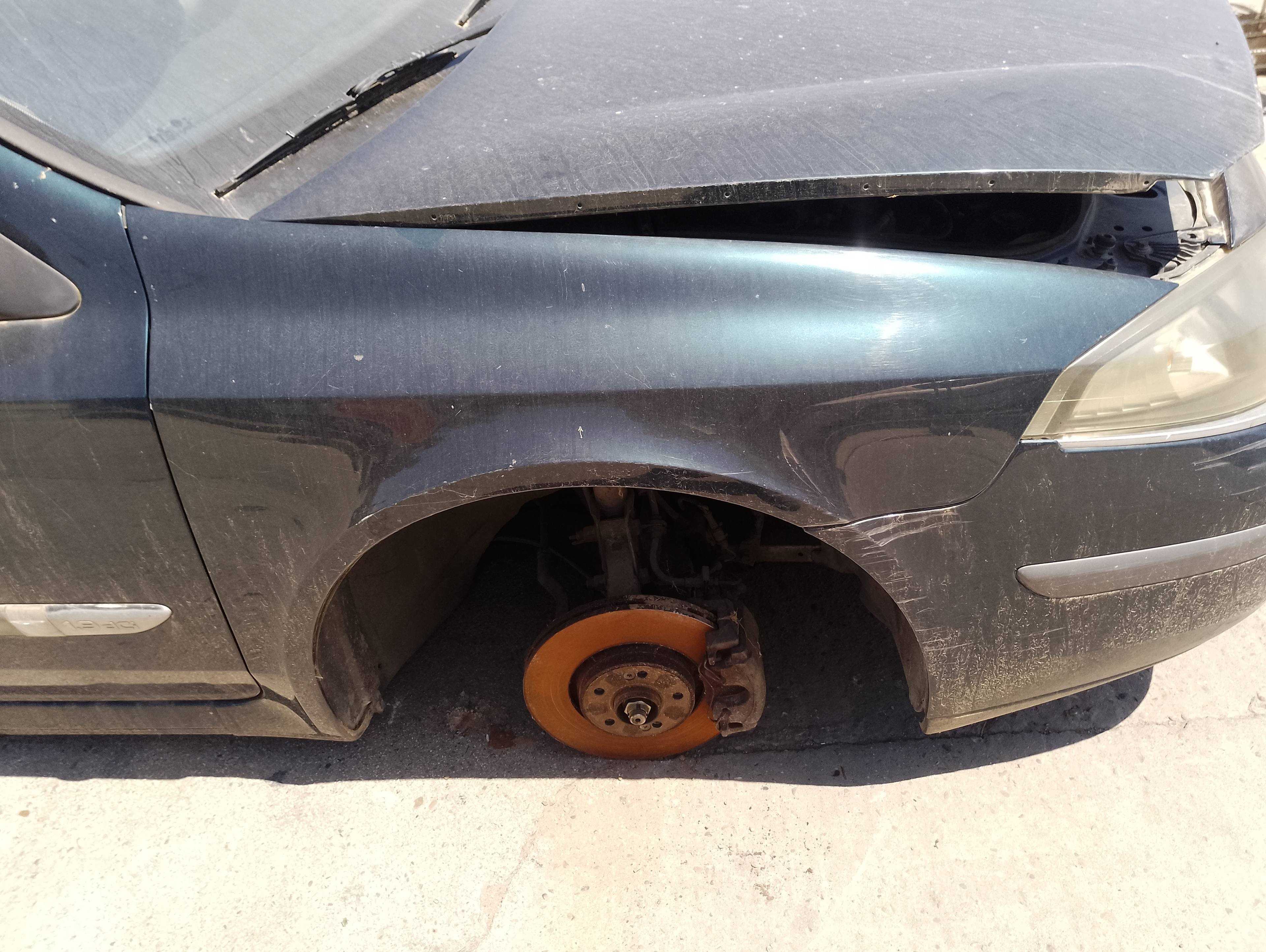 Recambio de aleta delantera derecha para renault laguna ii (bg0) authentique referencia OEM IAM   