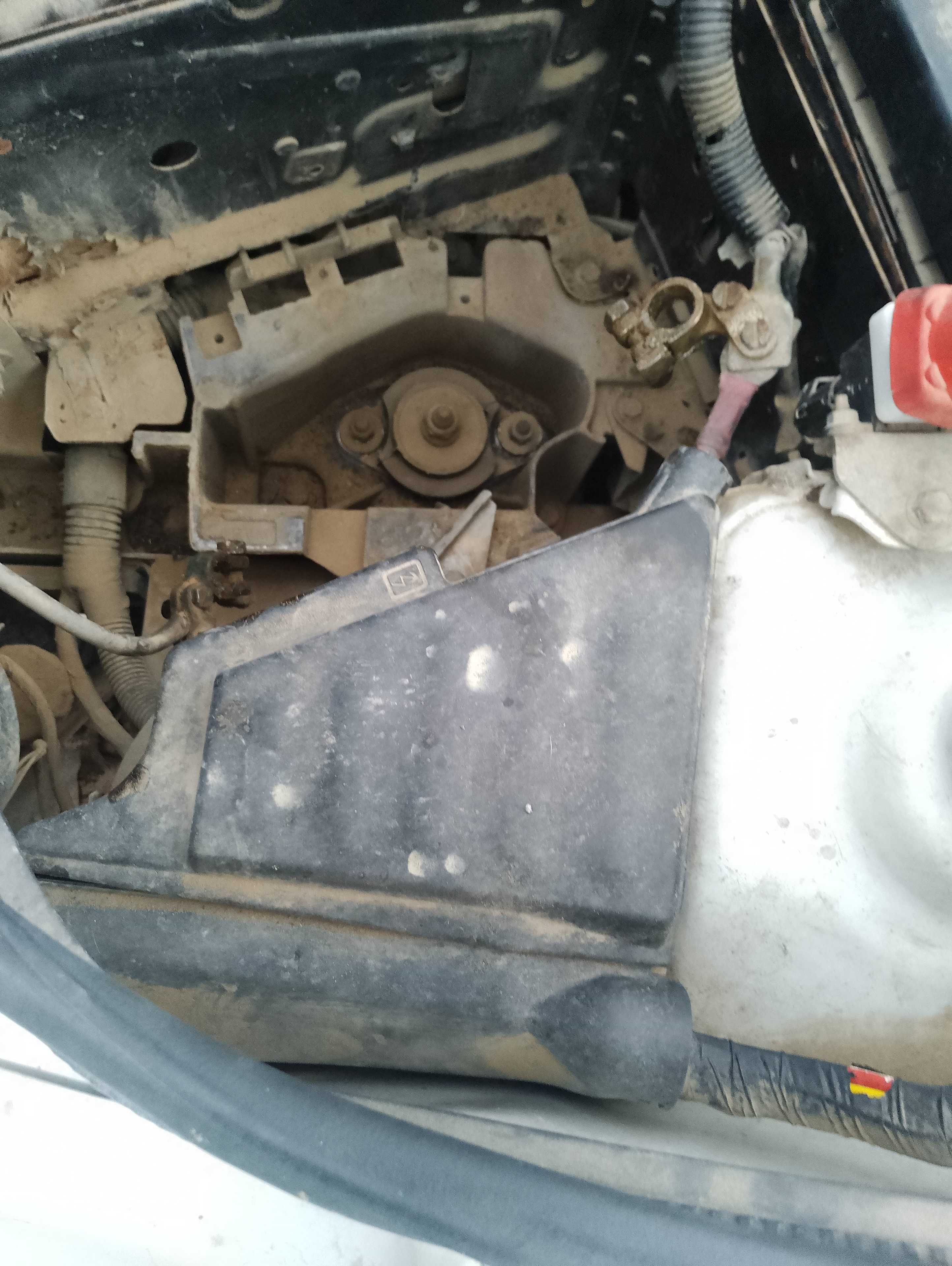 Recambio de caja reles / fusibles para renault kangoo (f/kc0) alize referencia OEM IAM   