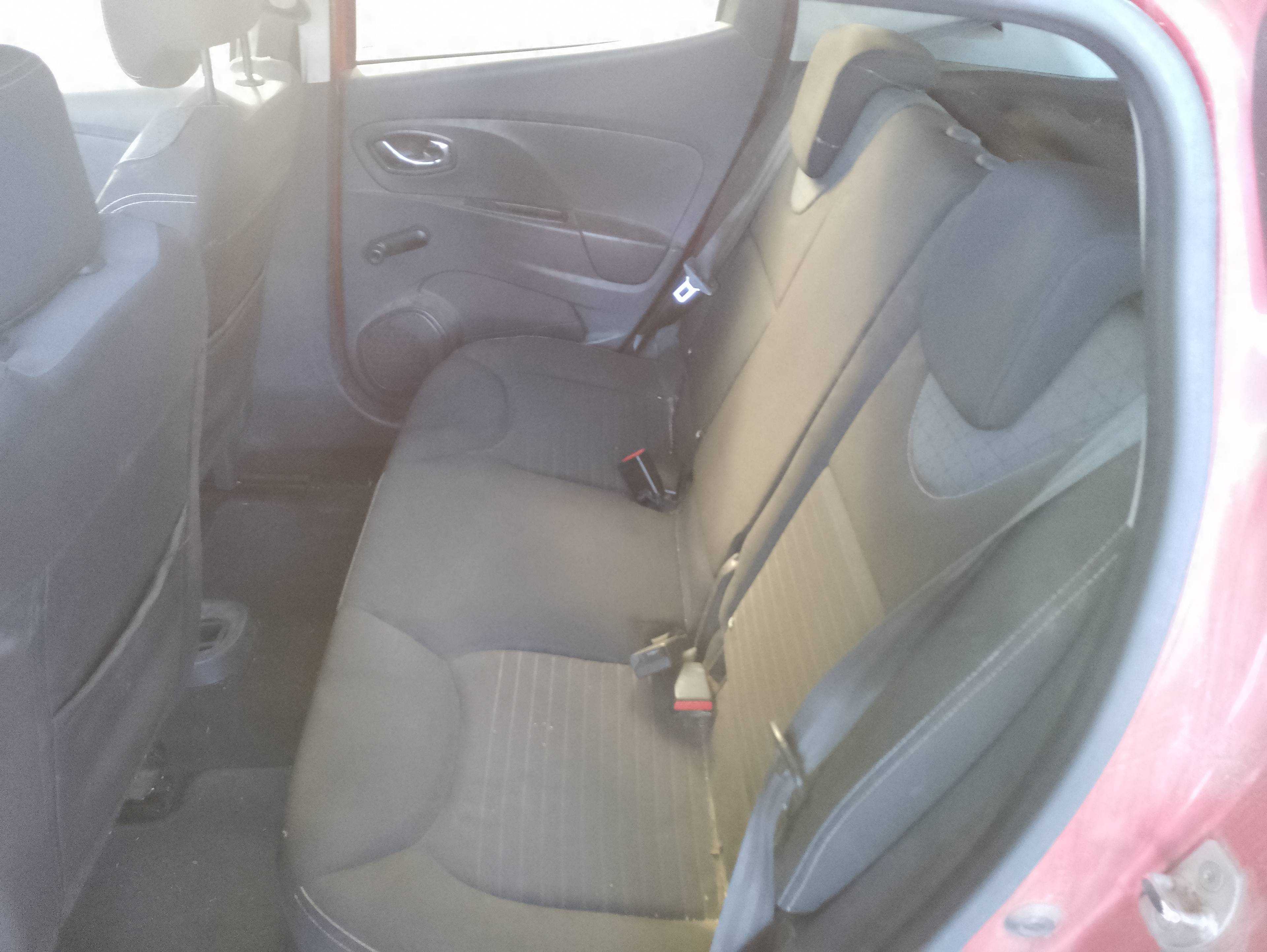 Recambio de asientos traseros para renault clio iv 1.5 dci referencia OEM IAM   