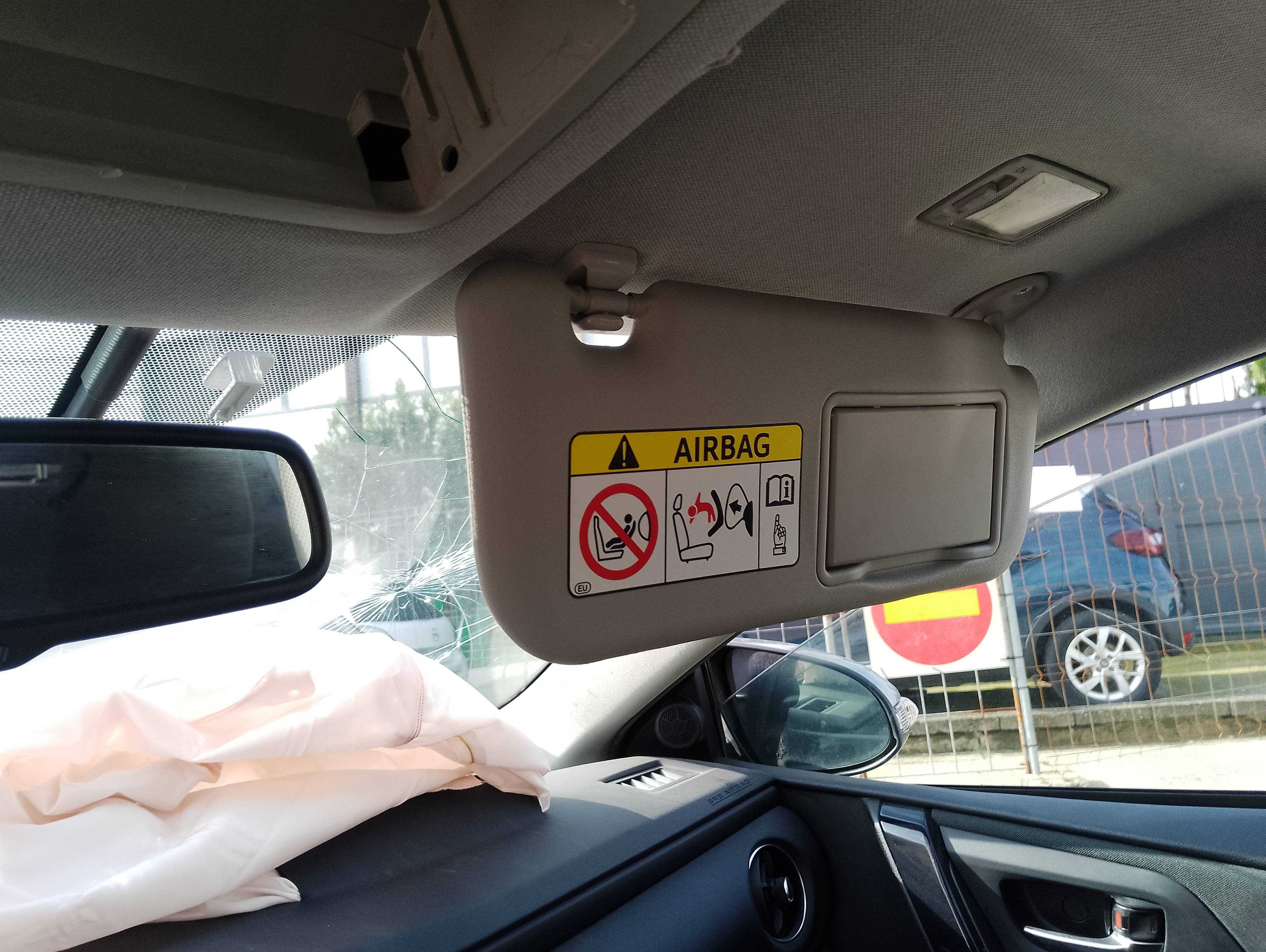 Recambio de parasol derecho para toyota auris active referencia OEM IAM   