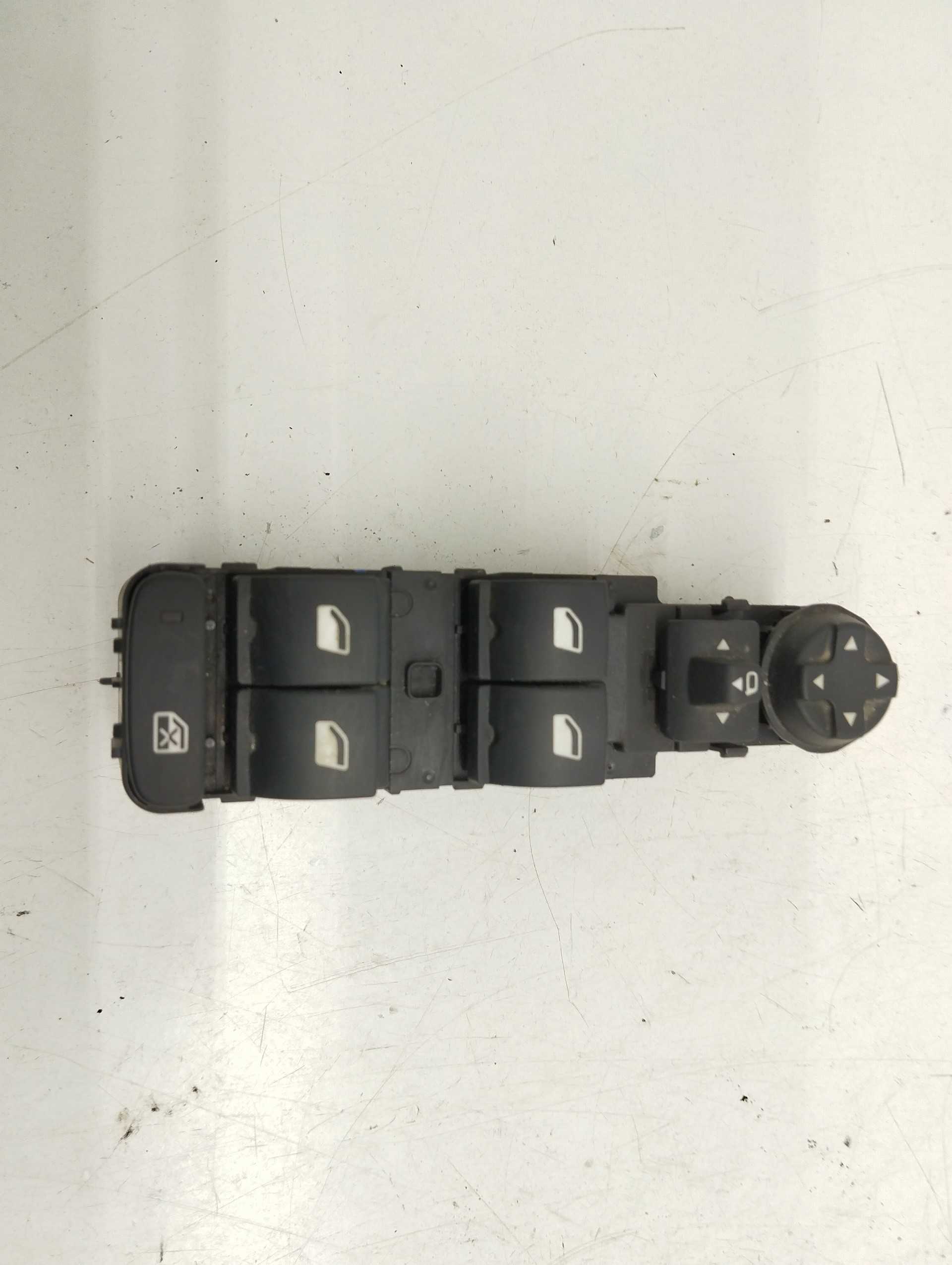 Recambio de mando elevalunas delantero izquierdo para citroën c5 aircross c-series referencia OEM IAM 98319761ZD  