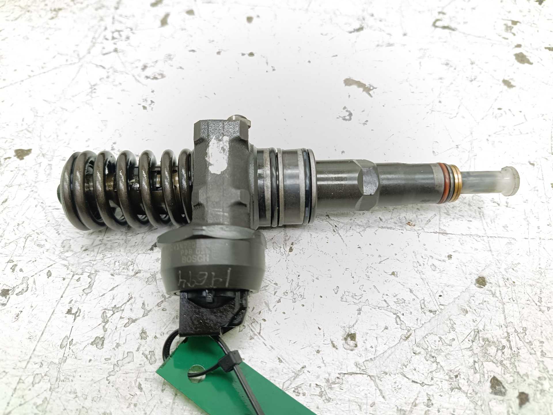 Recambio de inyector para volkswagen passat berlina (3c2) advance referencia OEM IAM 038130073AG 0414720215 