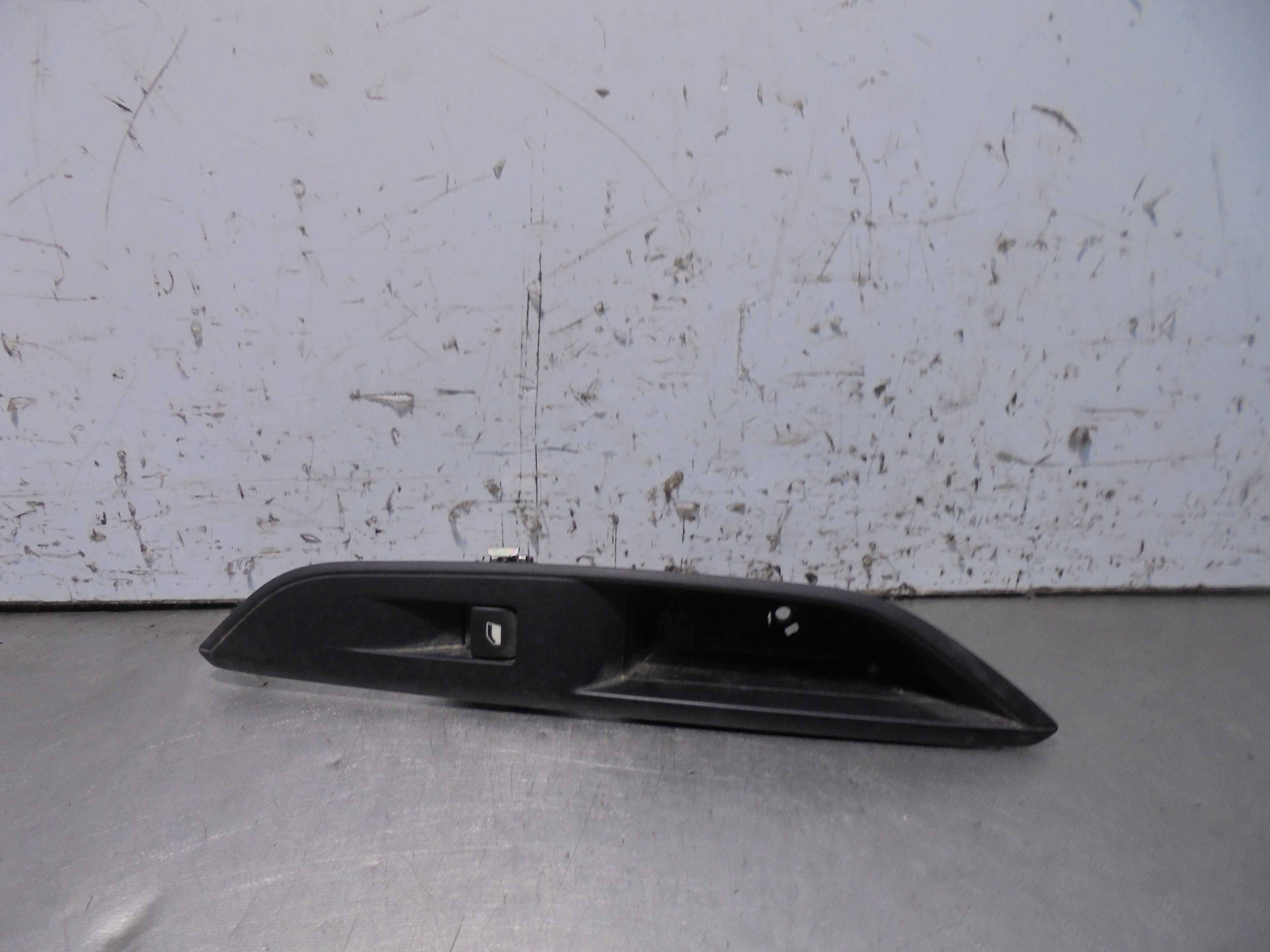 Recambio de mando elevalunas delantero derecho para peugeot 3008 active referencia OEM IAM 9810514977  