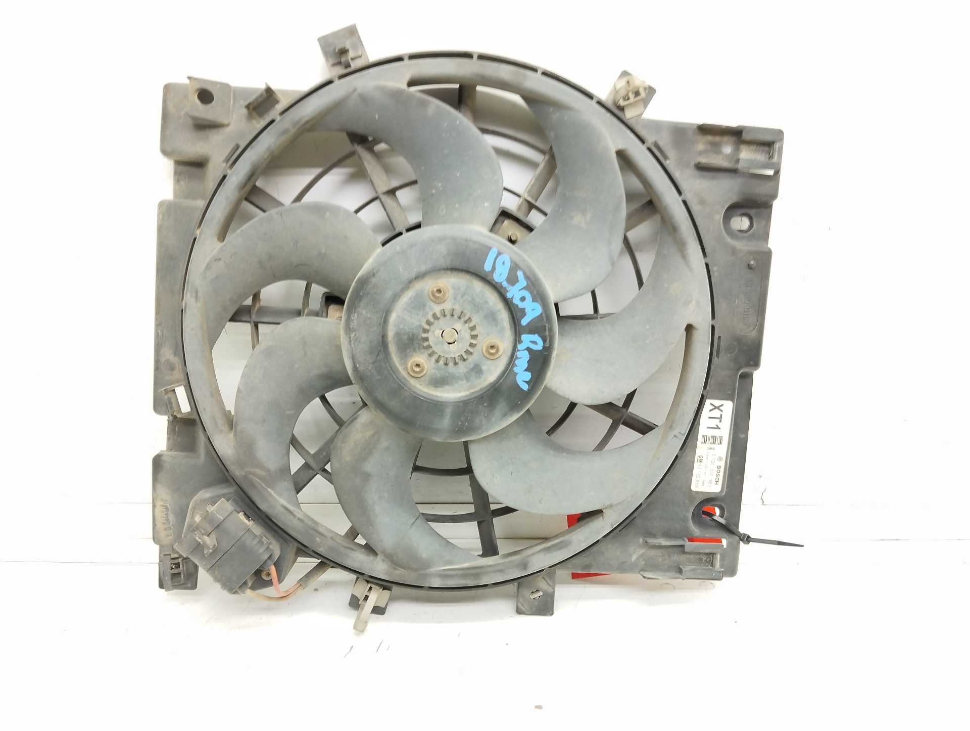 Recambio de electroventilador para opel astra h berlina cosmo referencia OEM IAM 13132559 0130303960 BOSCH