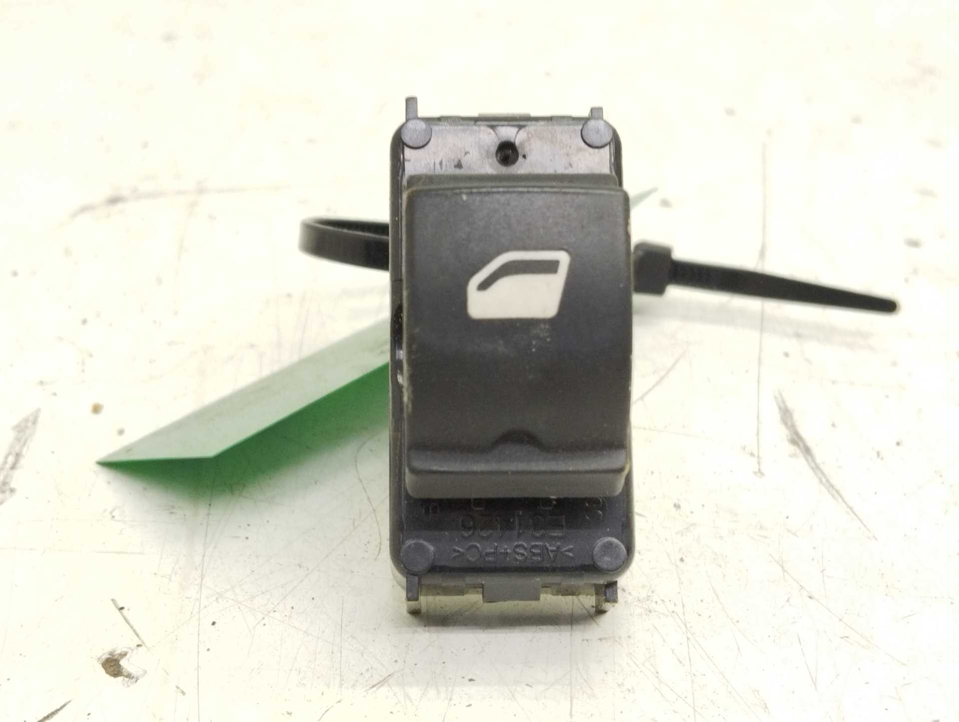 Recambio de mando elevalunas delantero derecho para peugeot 308 active referencia OEM IAM 96762292ZD  