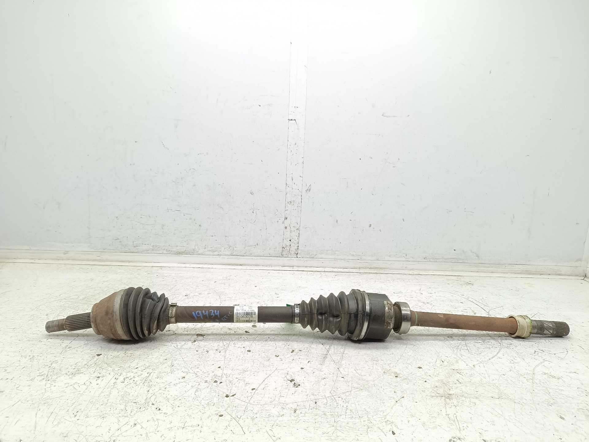 Recambio de transmision delantera derecha para renault scenic iv zen referencia OEM IAM 391006307R  